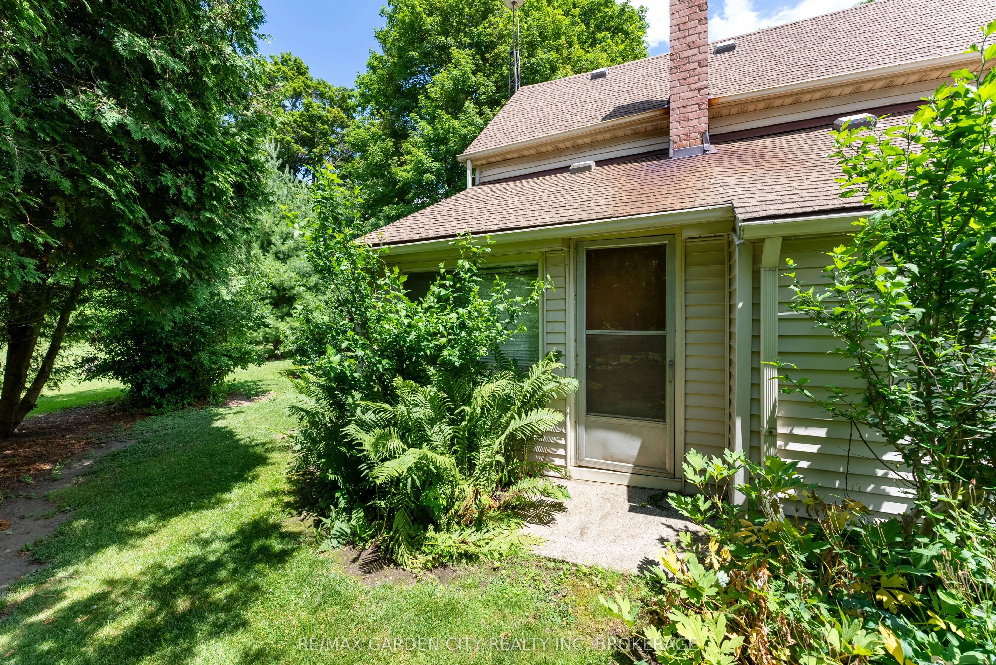 5400 North Service Road