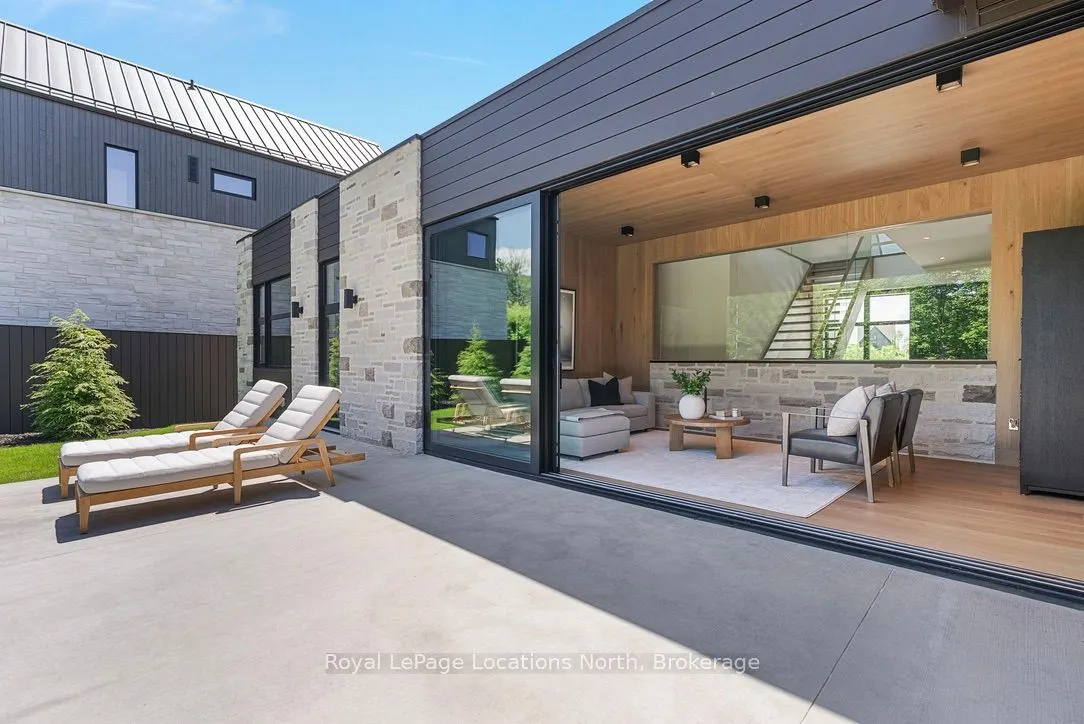 104 Maryward Crescent