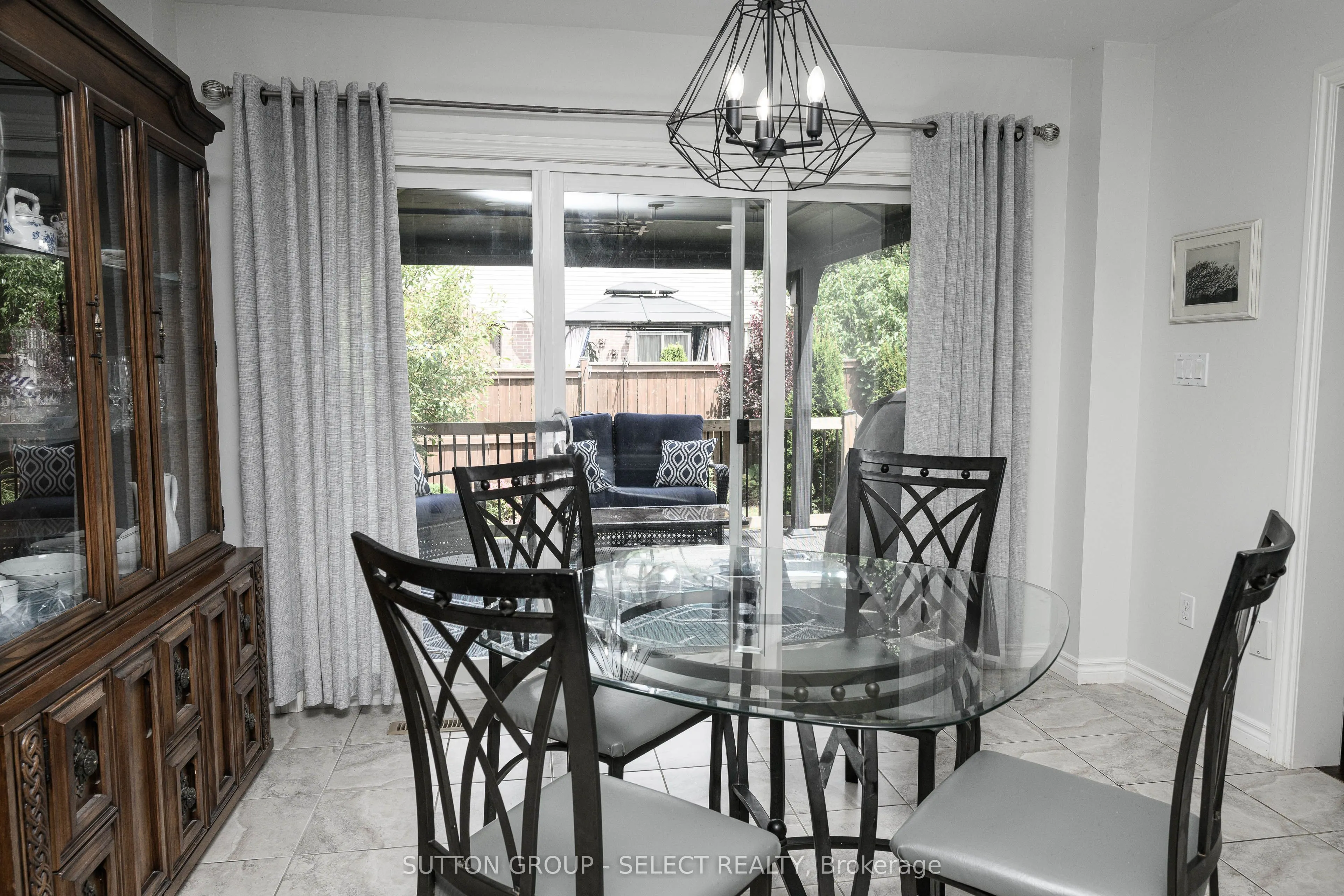 7 AMBLESIDE Drive