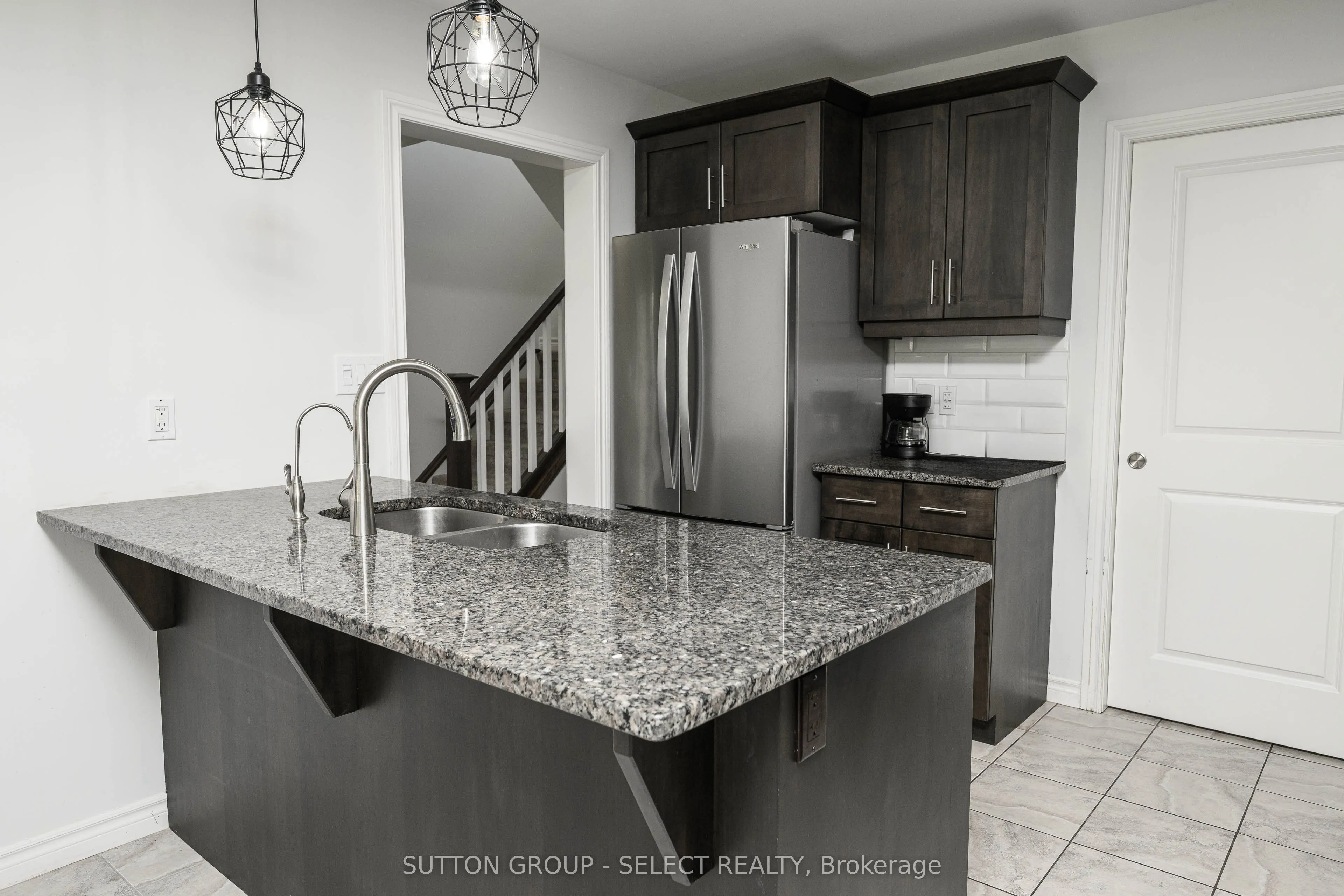 7 AMBLESIDE Drive