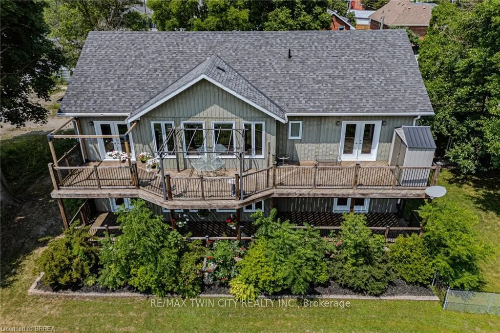 192 Grand River Avenue