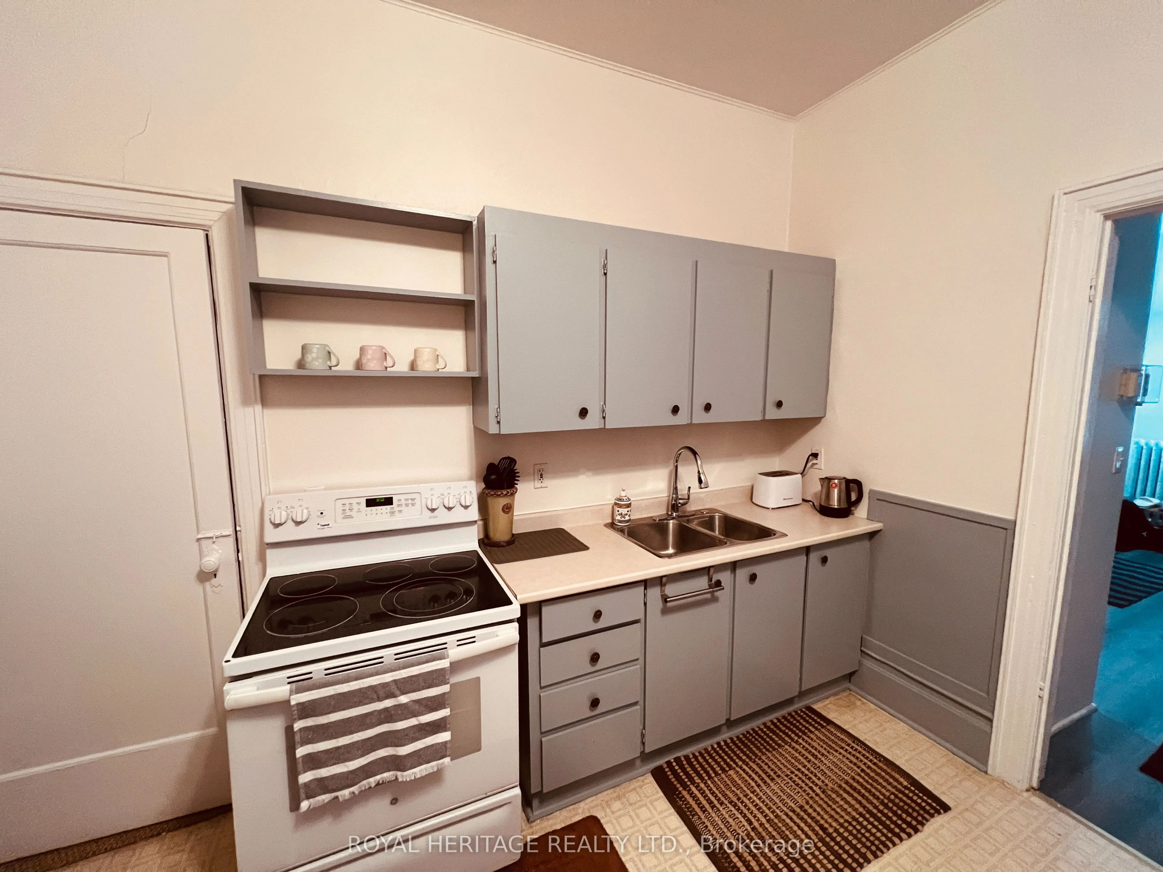80 Bridge Street W, #1