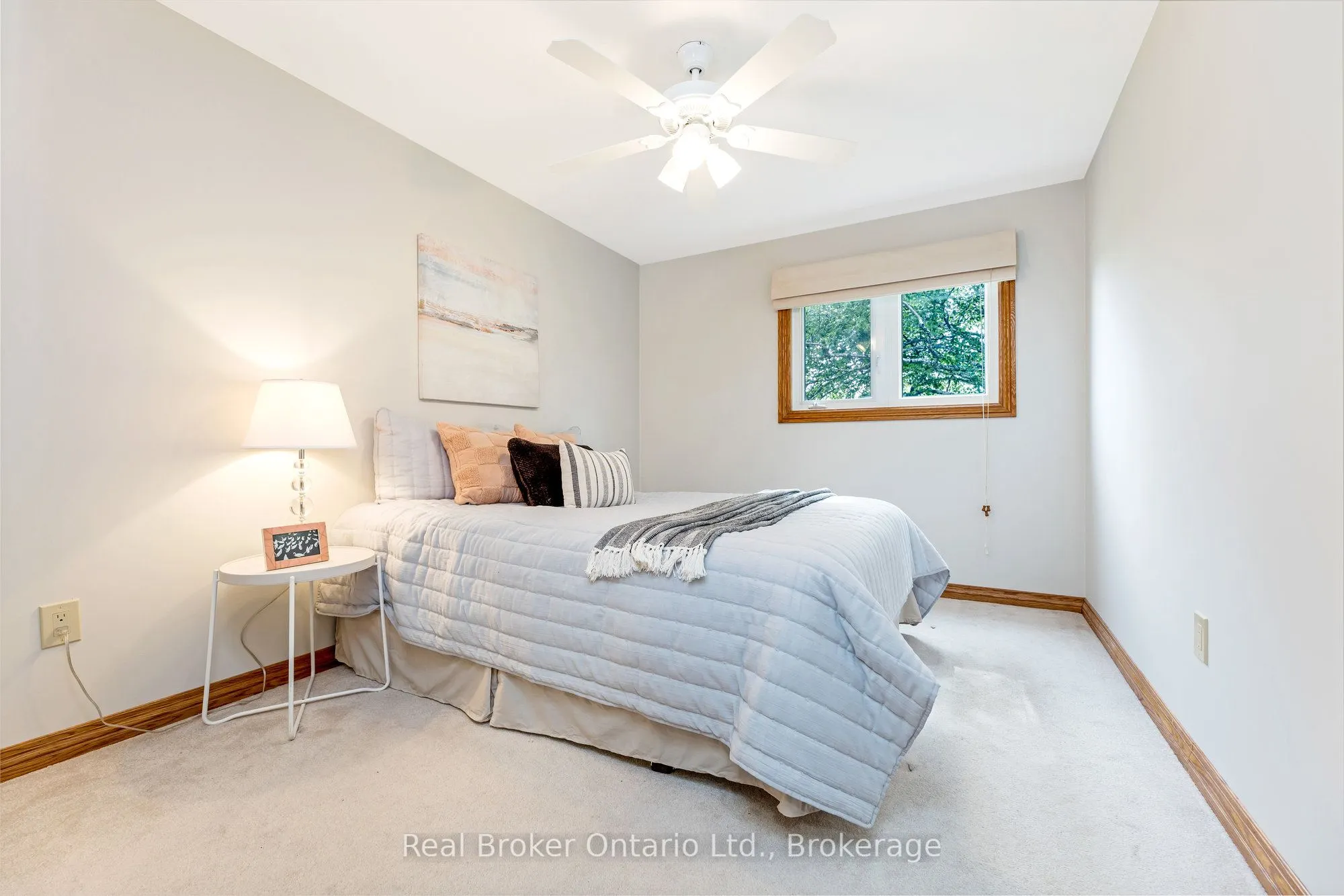 9412 Sideroad 17