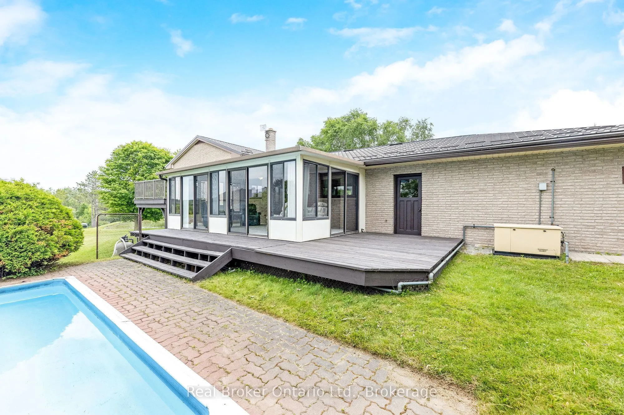 9412 Sideroad 17
