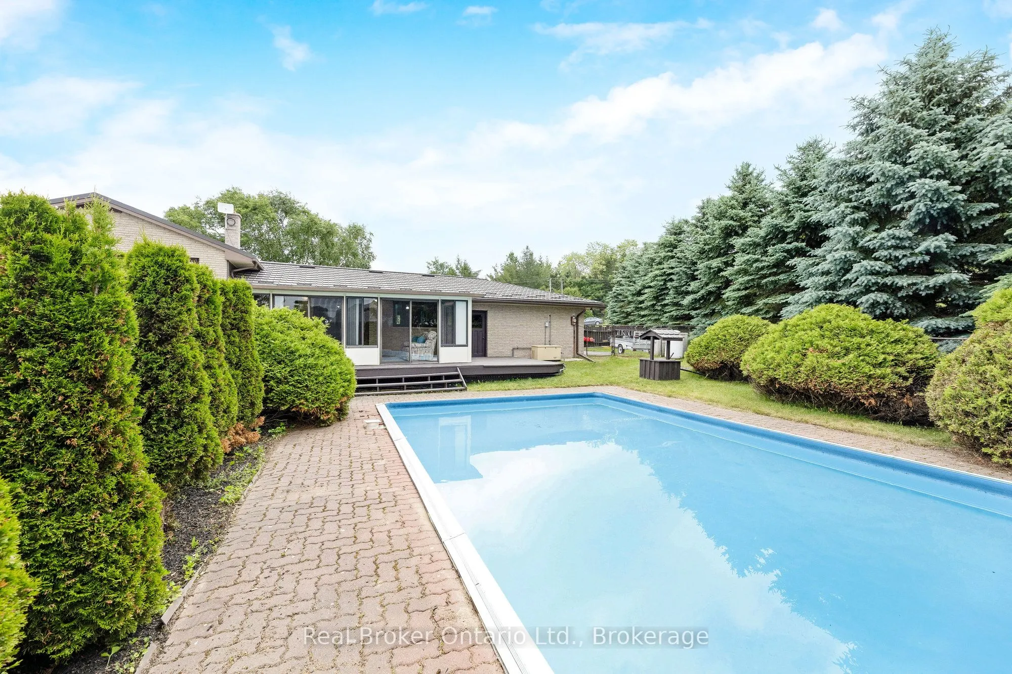 9412 Sideroad 17