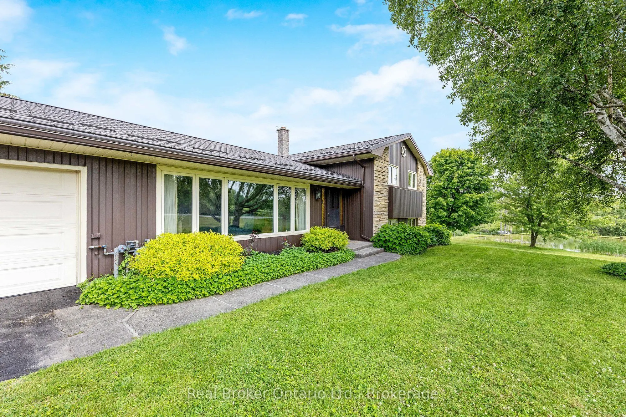 9412 Sideroad 17