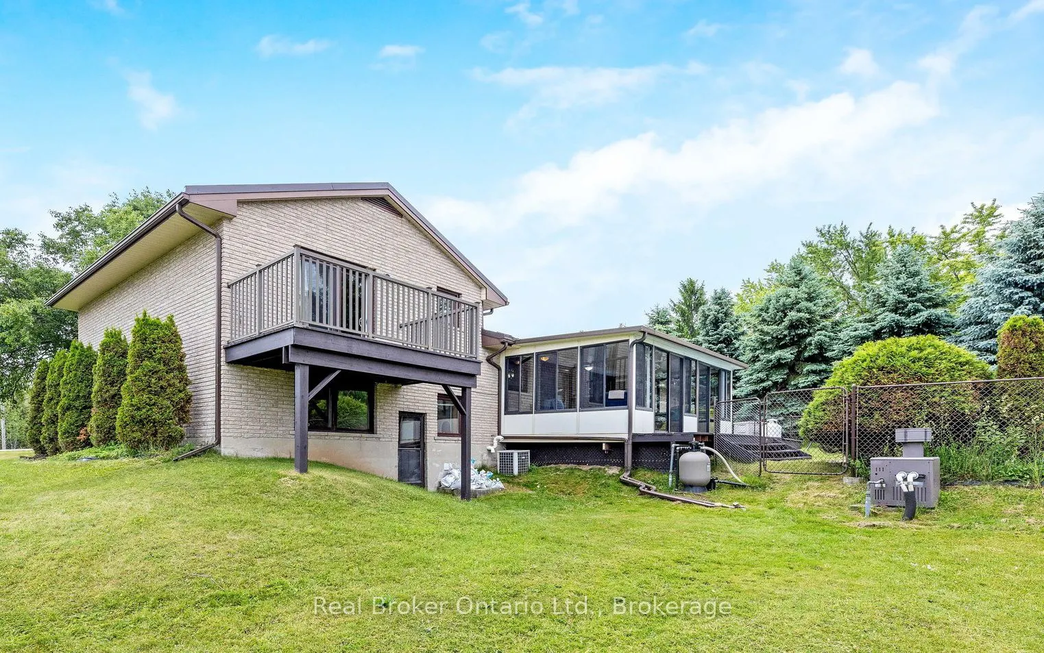 9412 Sideroad 17
