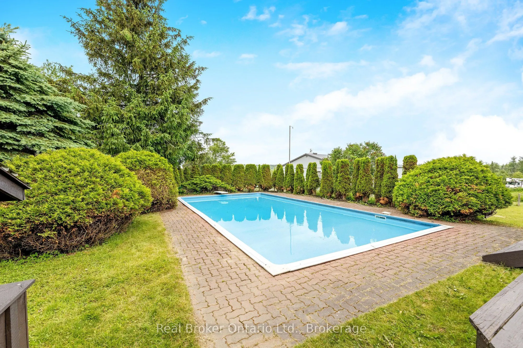 9412 Sideroad 17