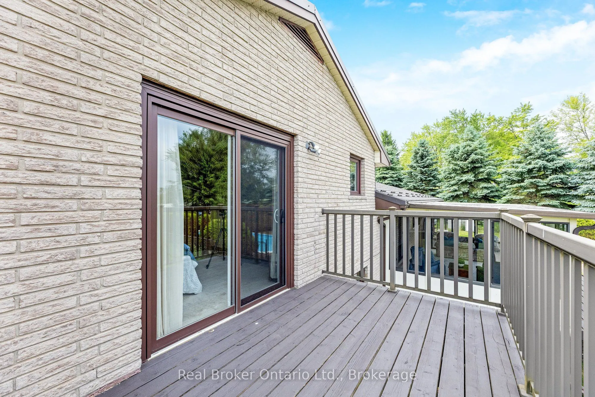 9412 Sideroad 17
