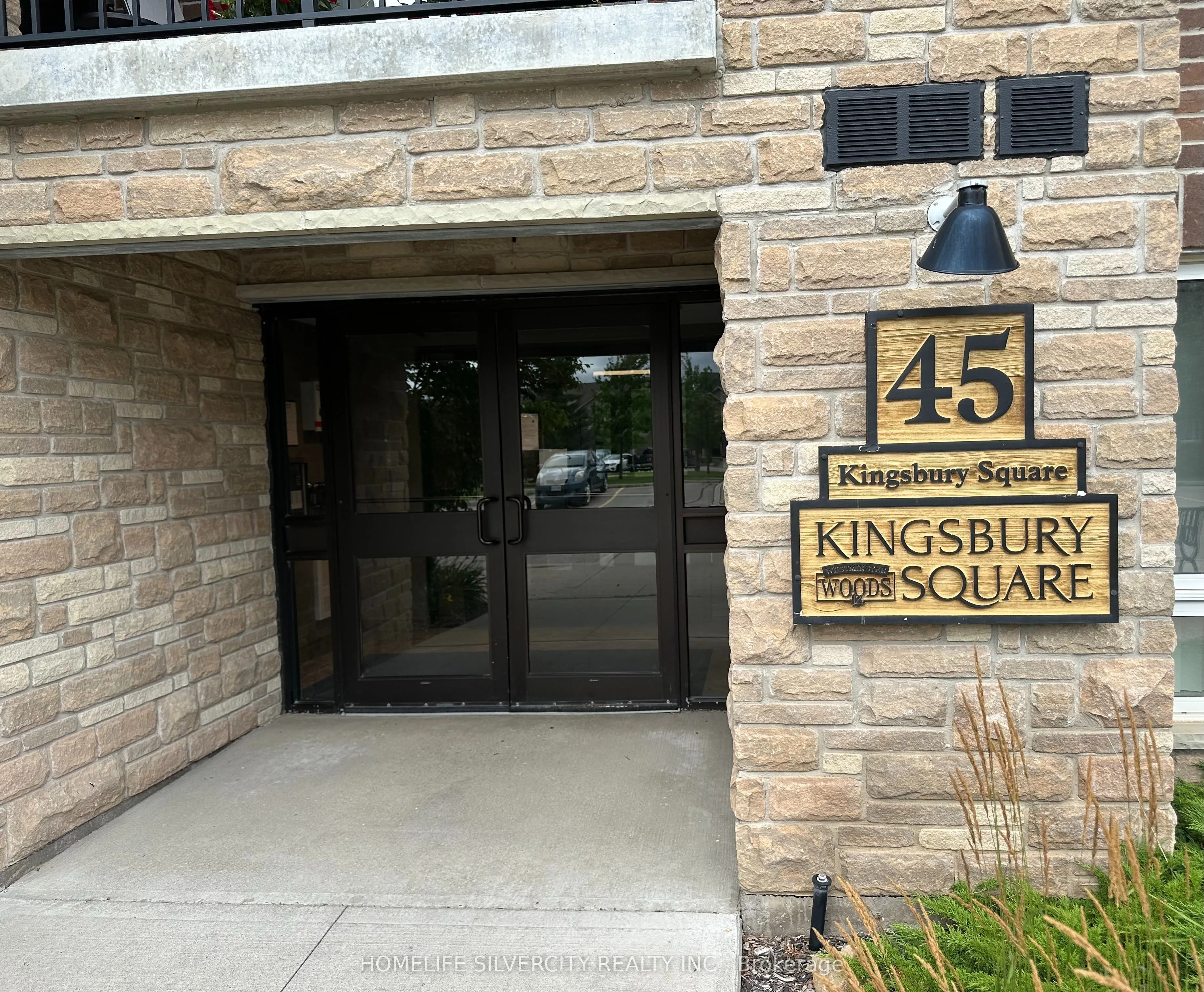 45 Kingsbury Square, #209