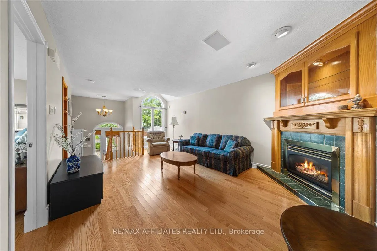 1694 Toulouse Crescent