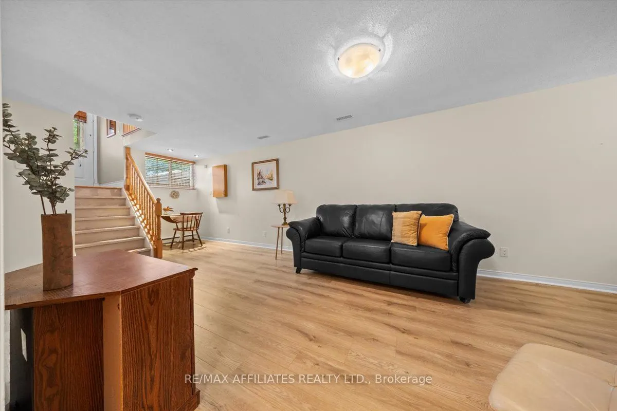 1694 Toulouse Crescent