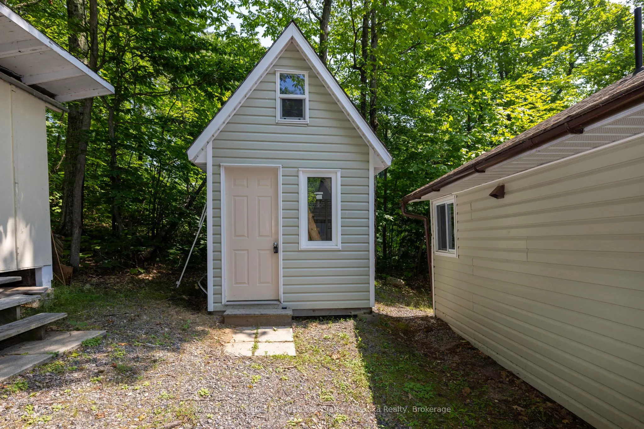 27 Joyce Lane