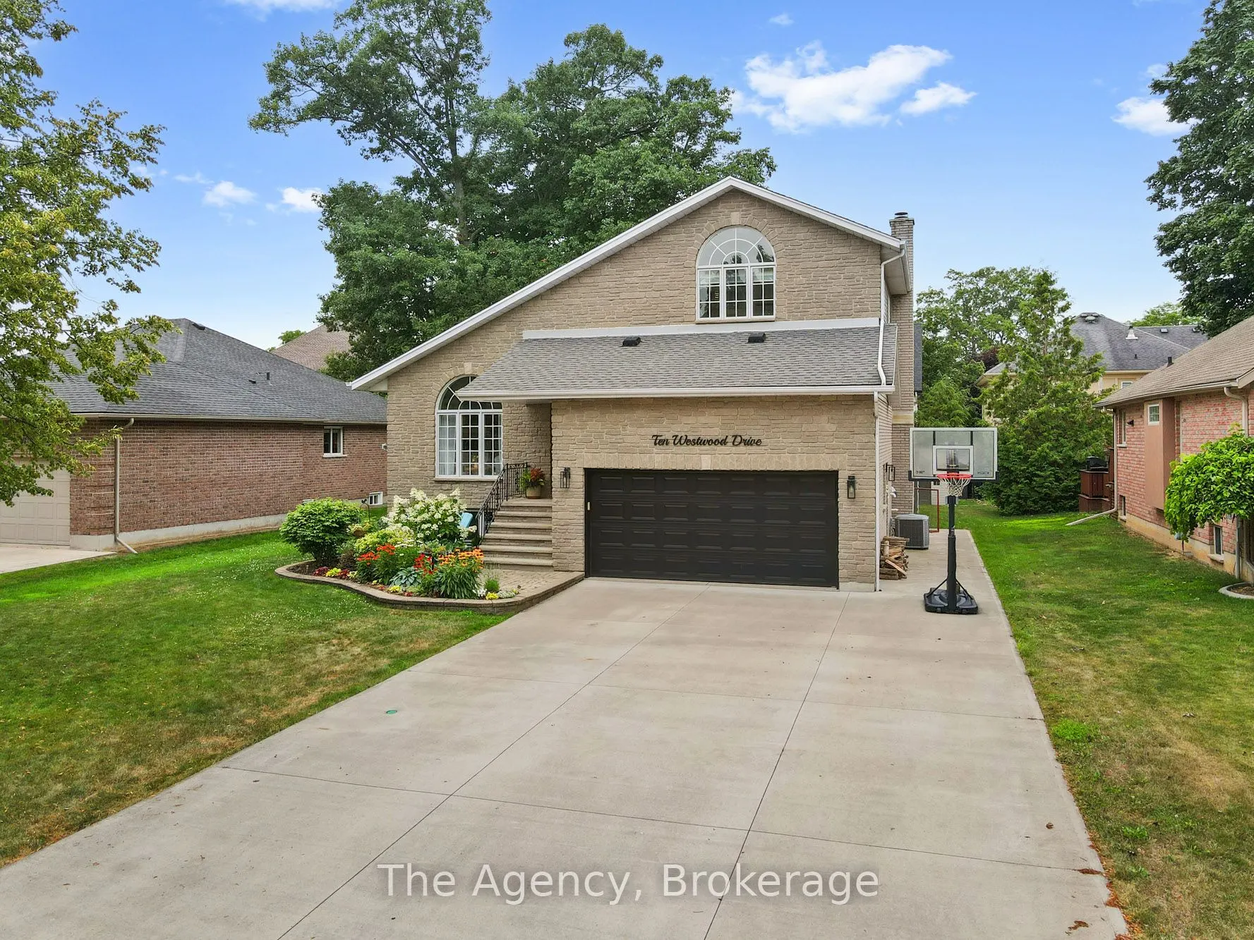 10 Westwood Drive