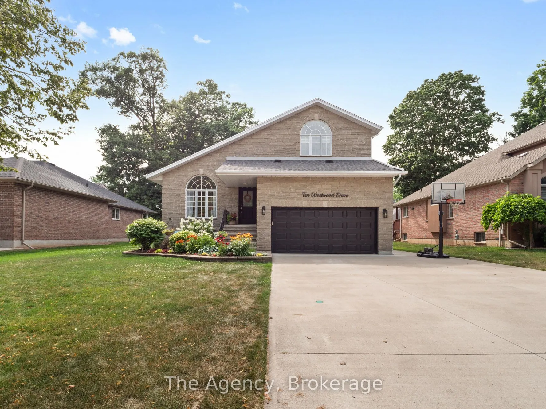 10 Westwood Drive