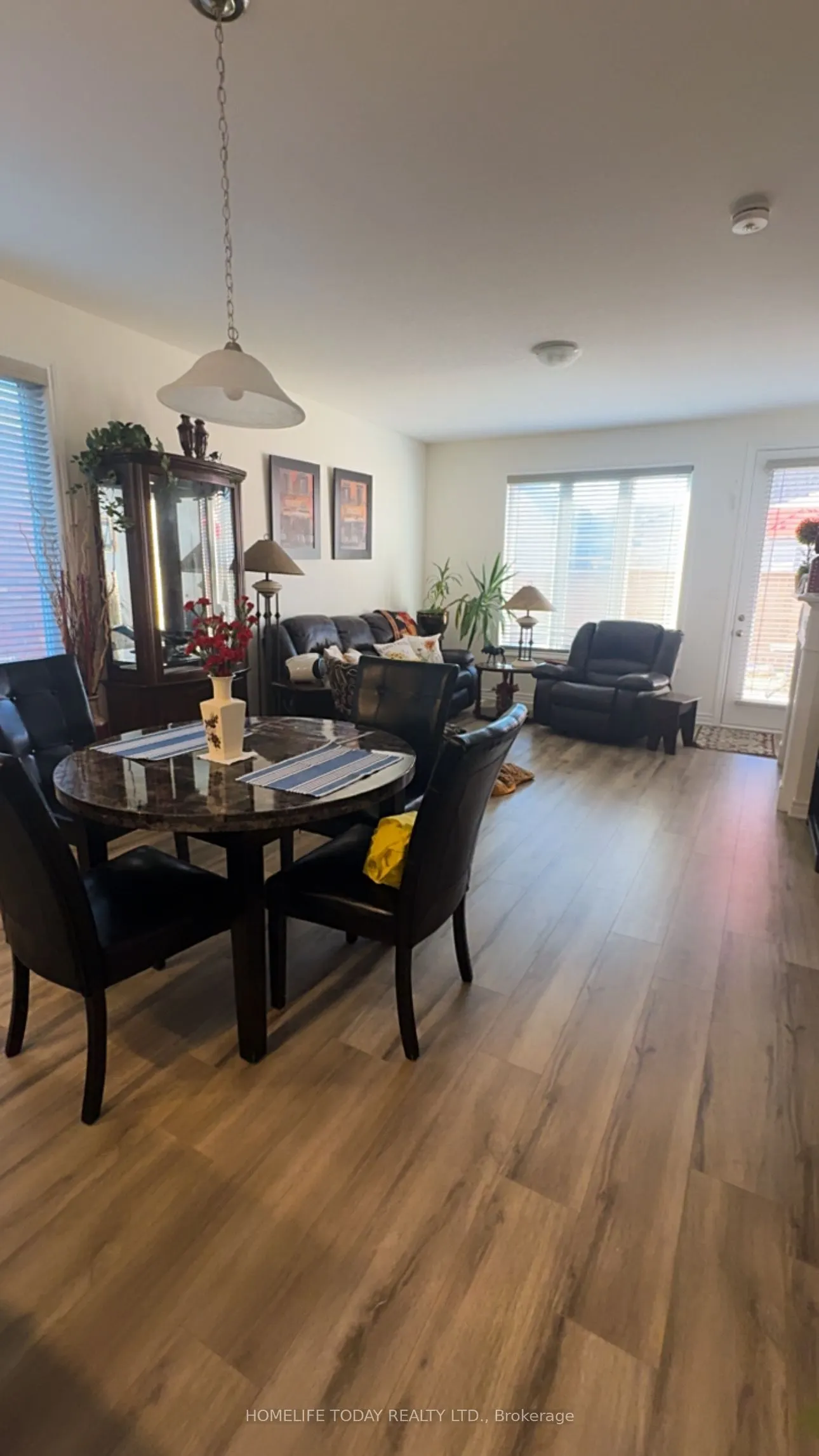 27 Seaton Crescent