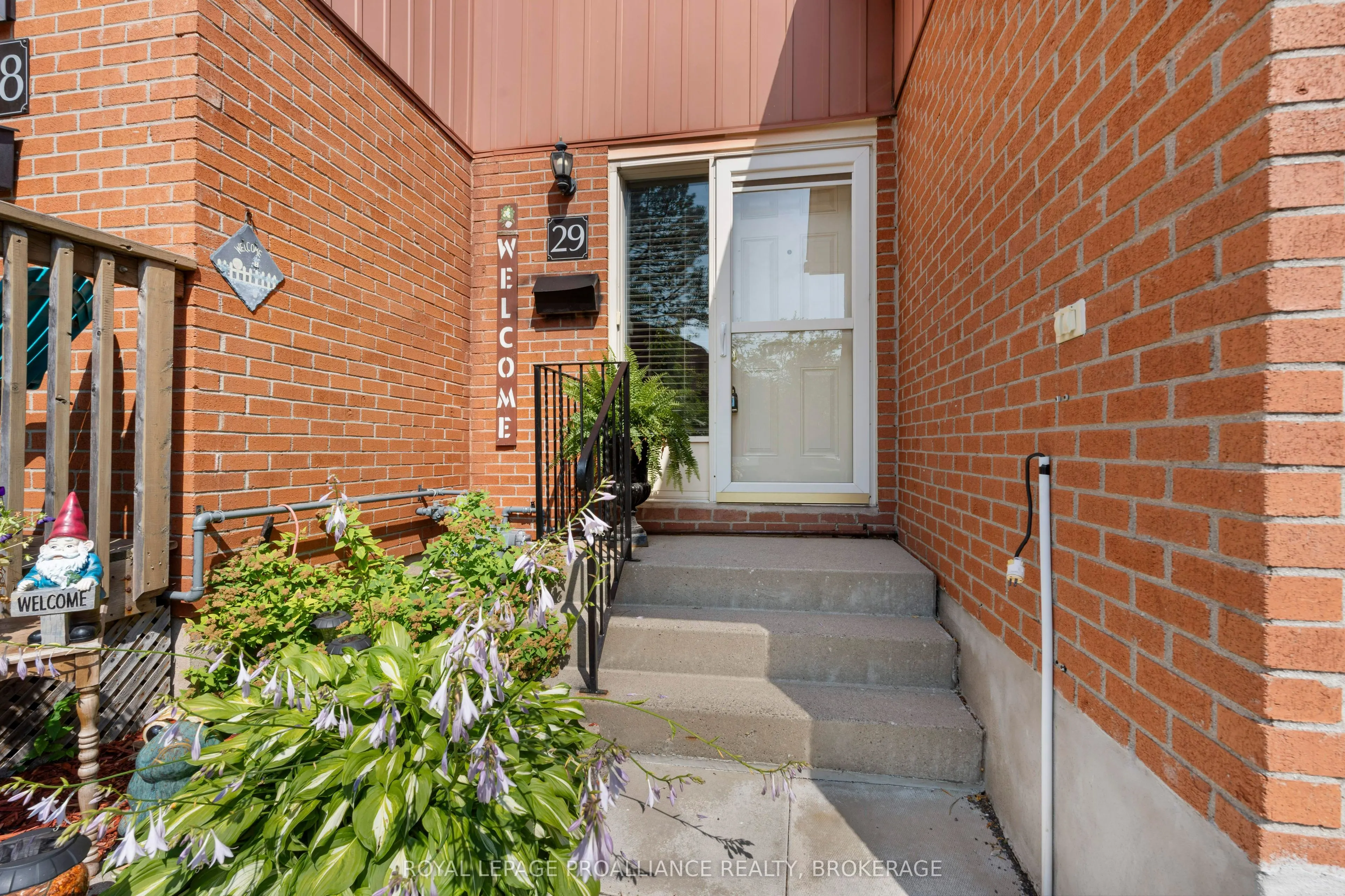 19 MacPherson Avenue, #29