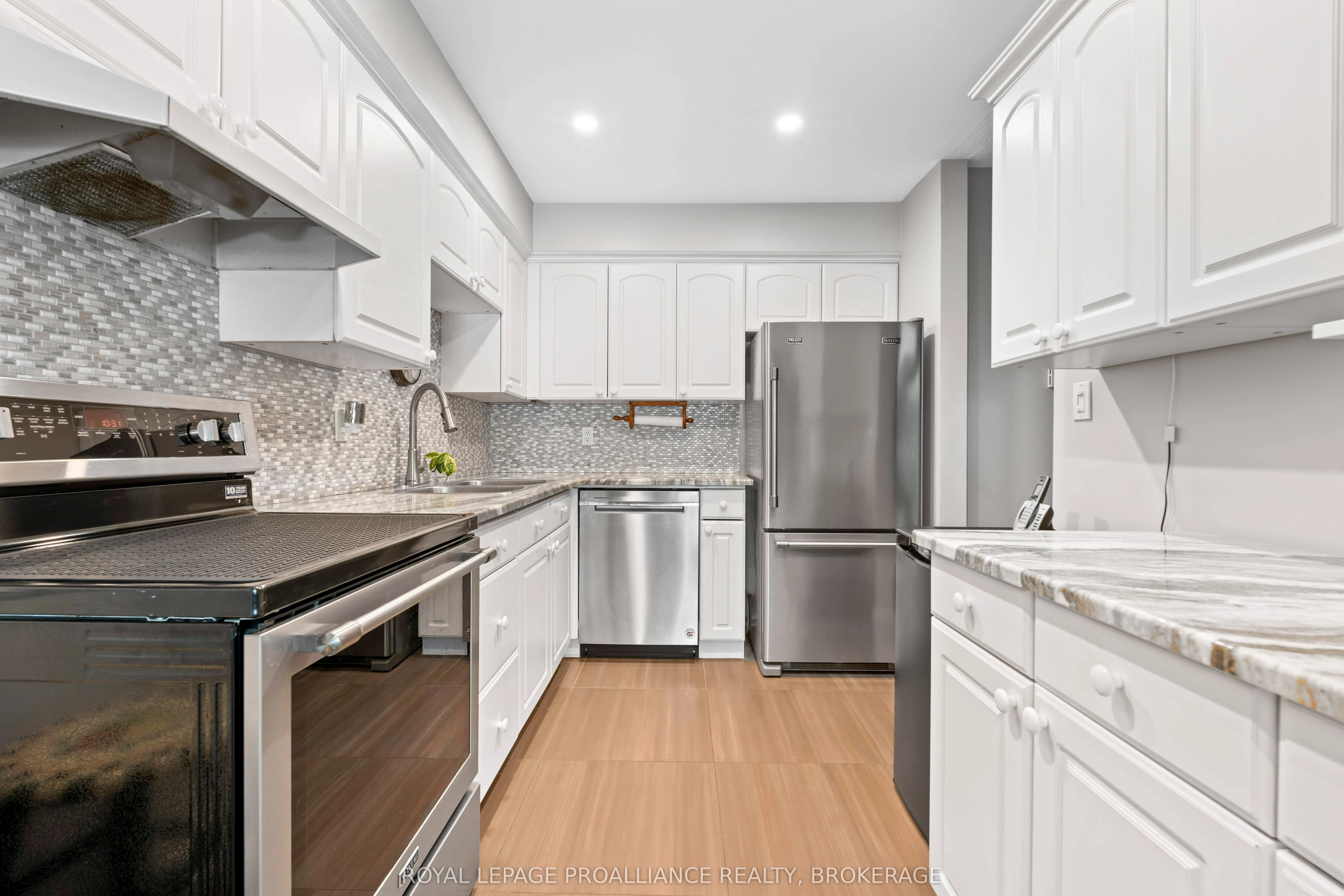 19 MacPherson Avenue, #29