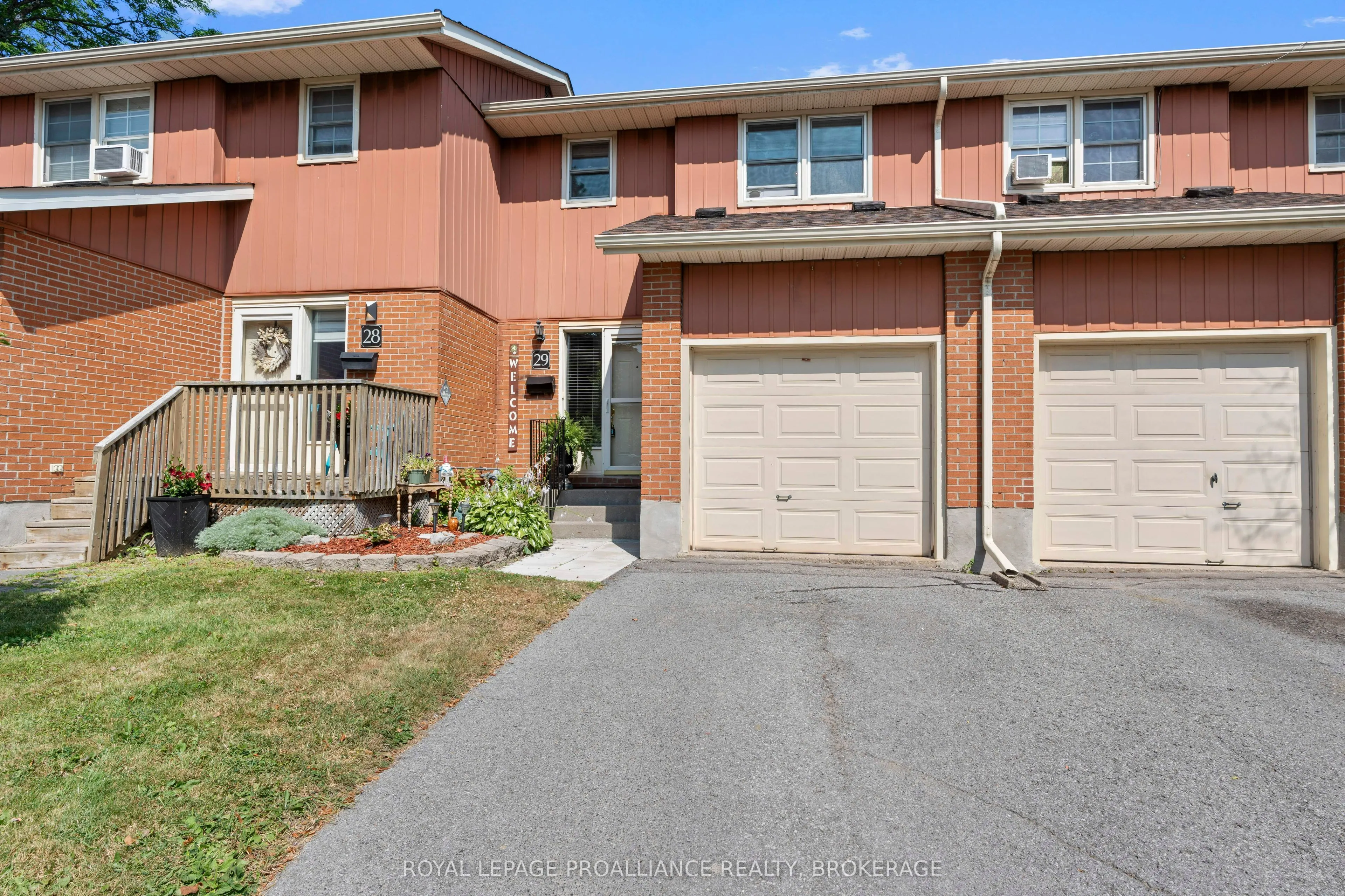 19 MacPherson Avenue, #29