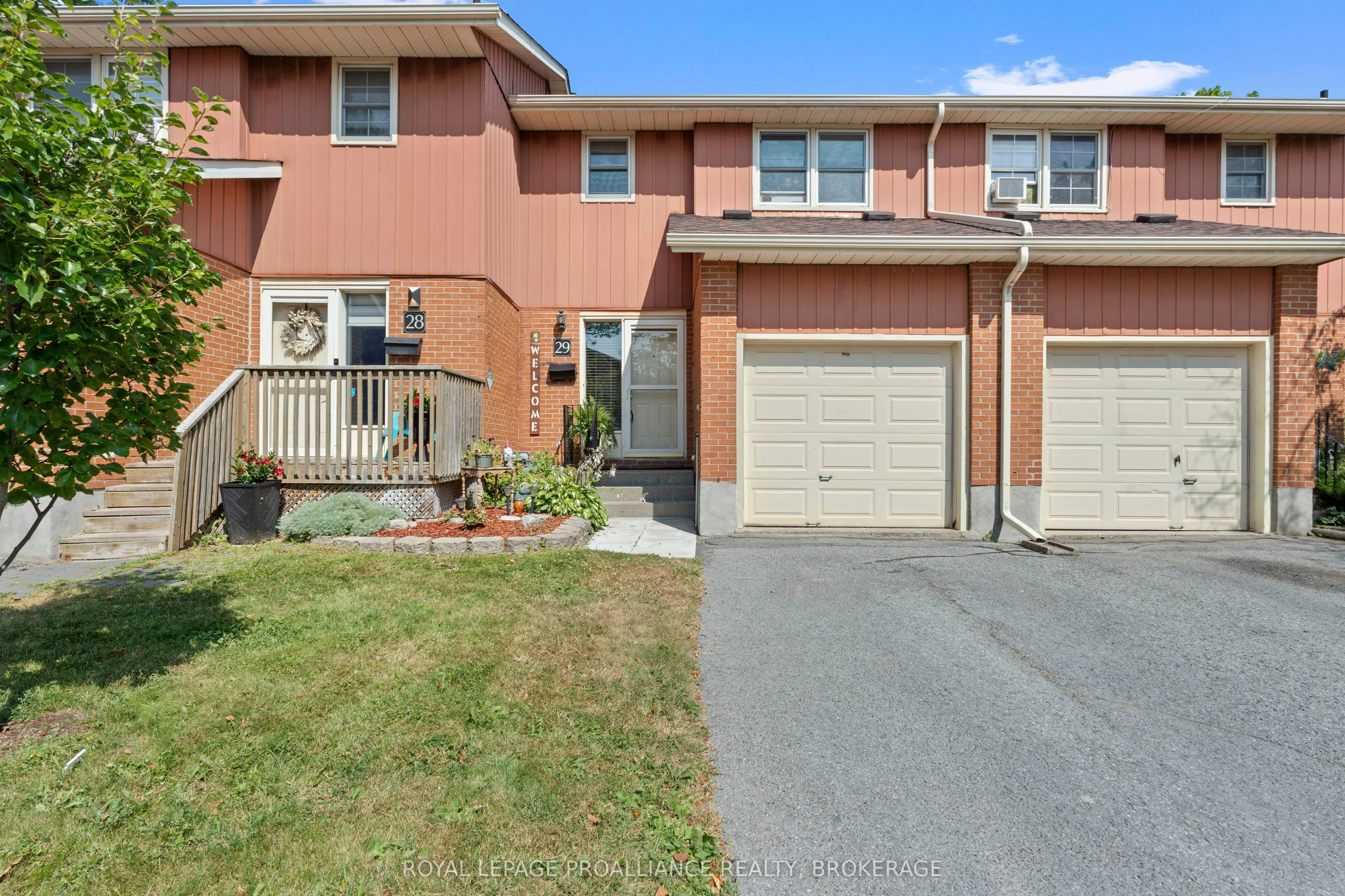 19 MacPherson Avenue, #29
