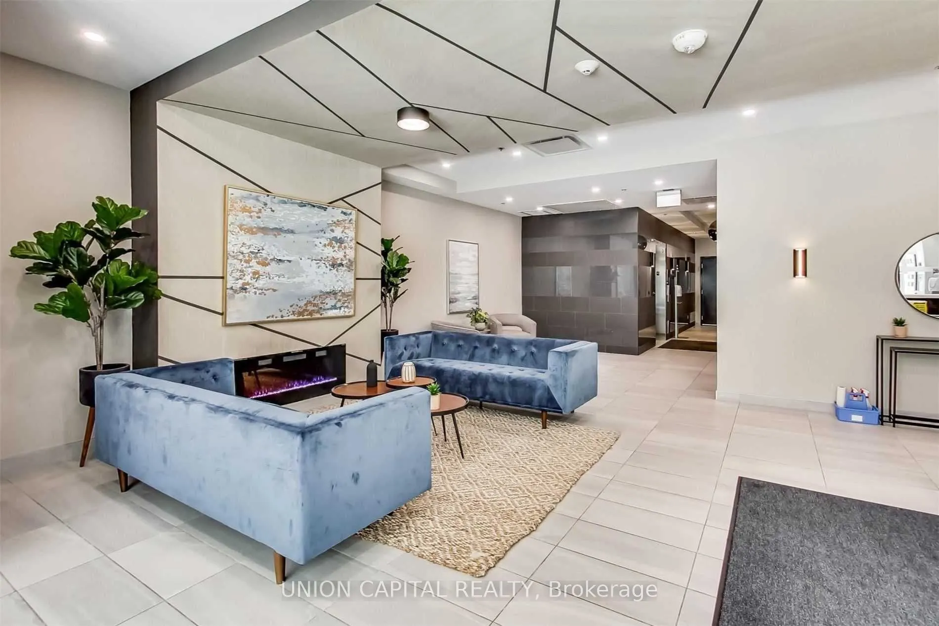 60 Charles Street W, #801