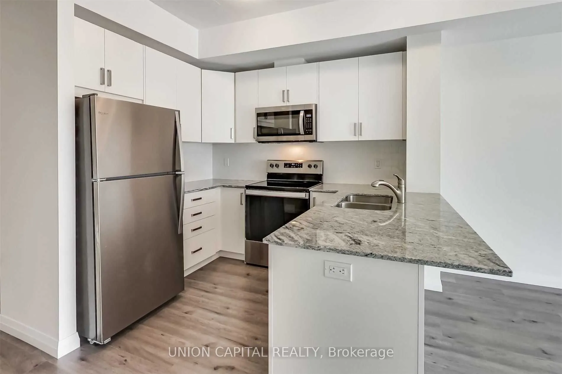 60 Charles Street W, #801