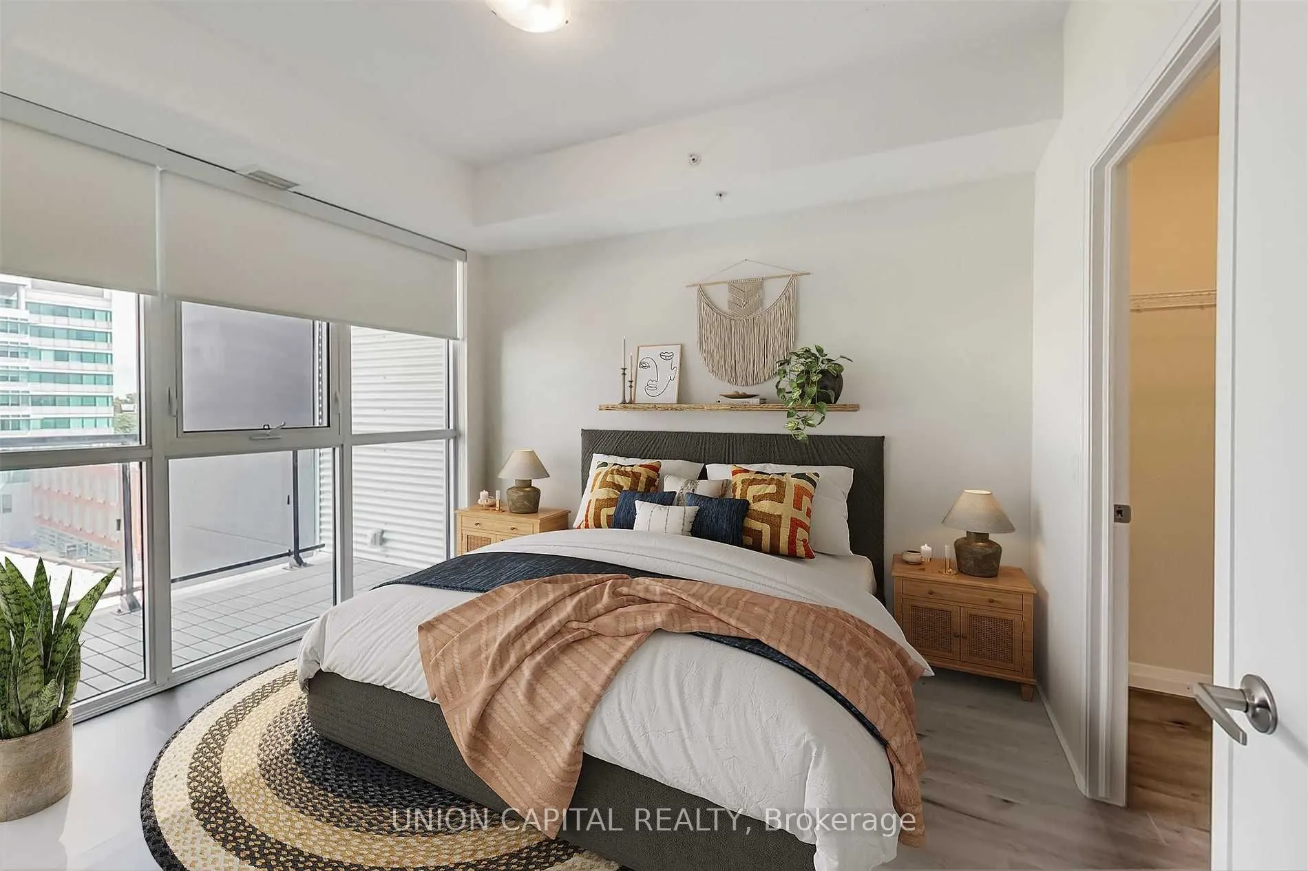 60 Charles Street W, #801