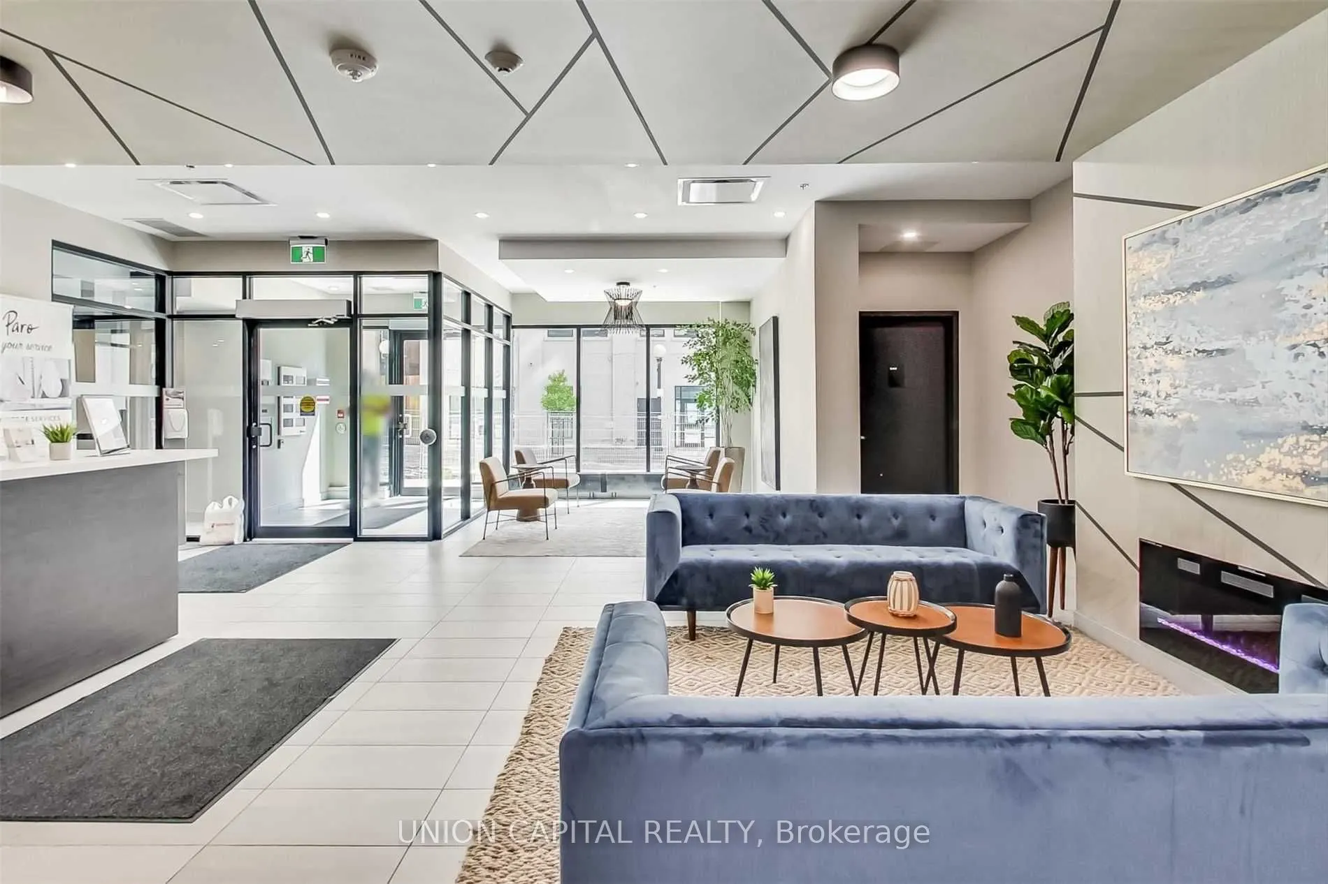 60 Charles Street W, #801