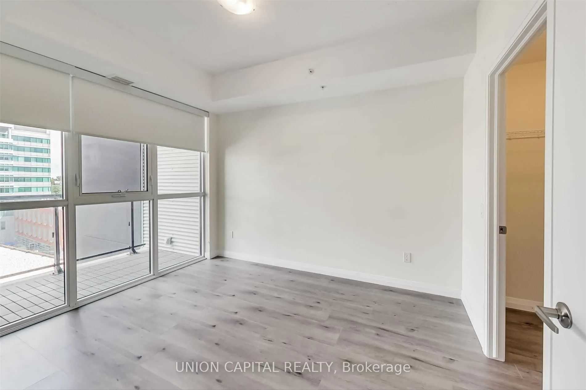 60 Charles Street W, #801