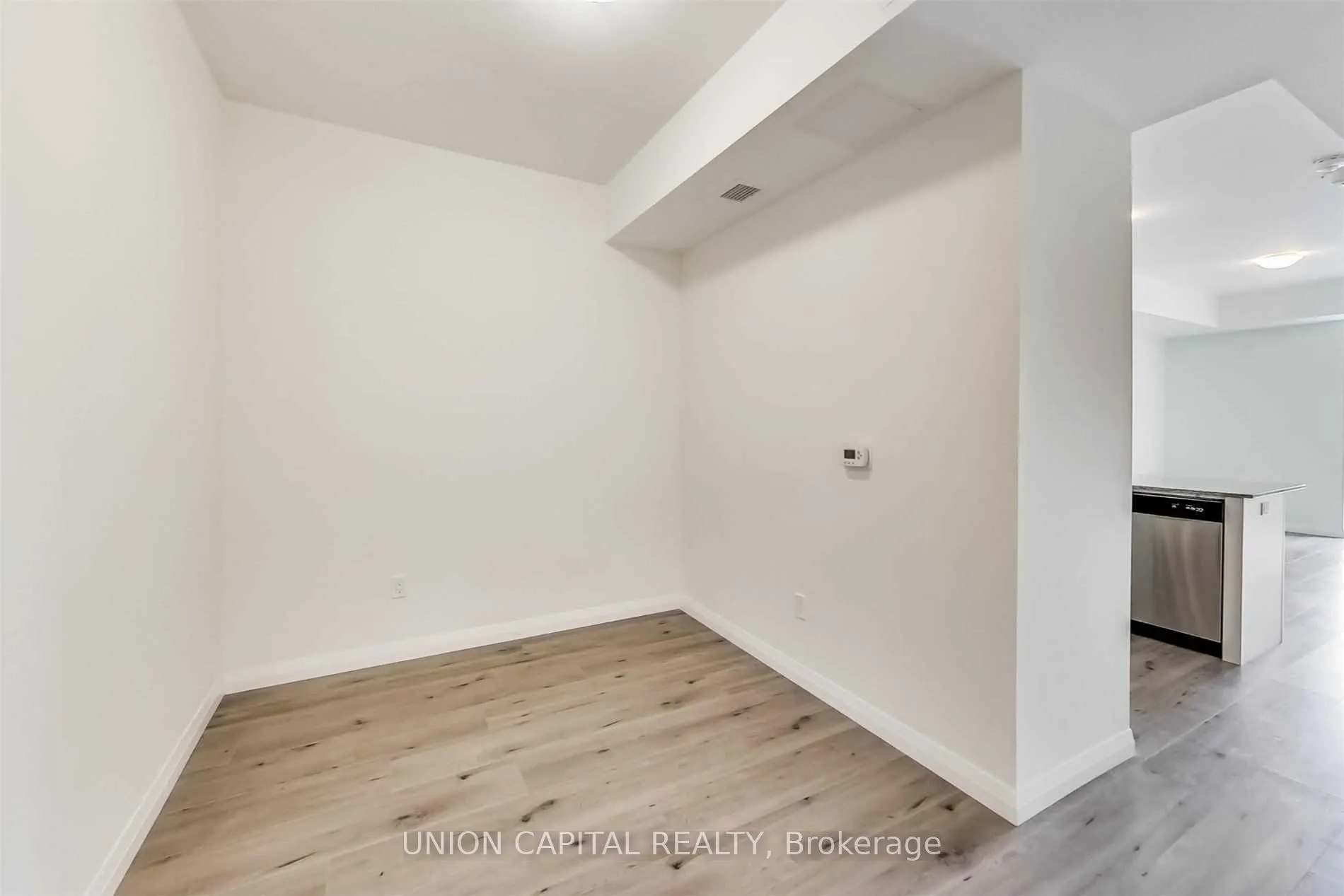 60 Charles Street W, #801