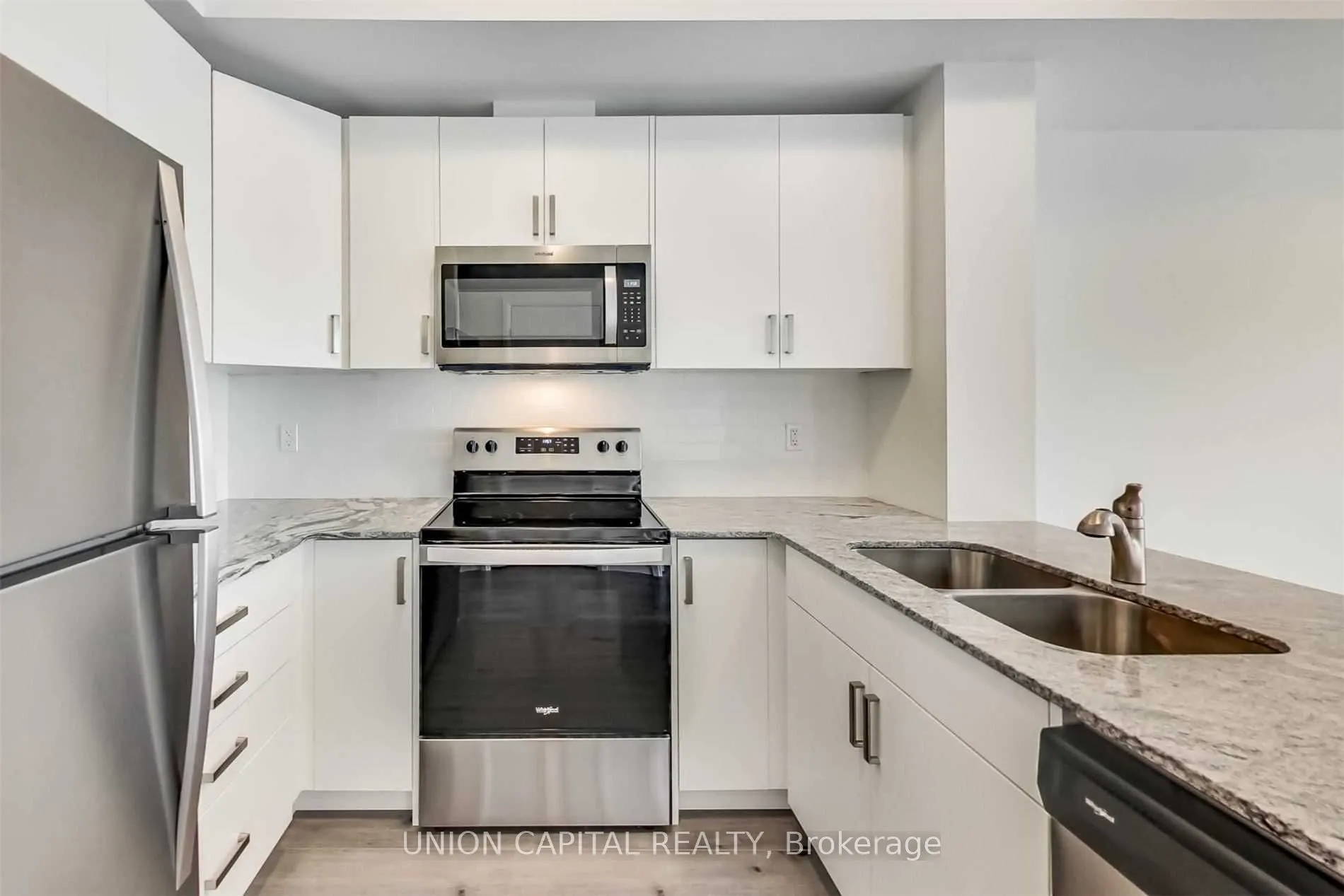 60 Charles Street W, #801