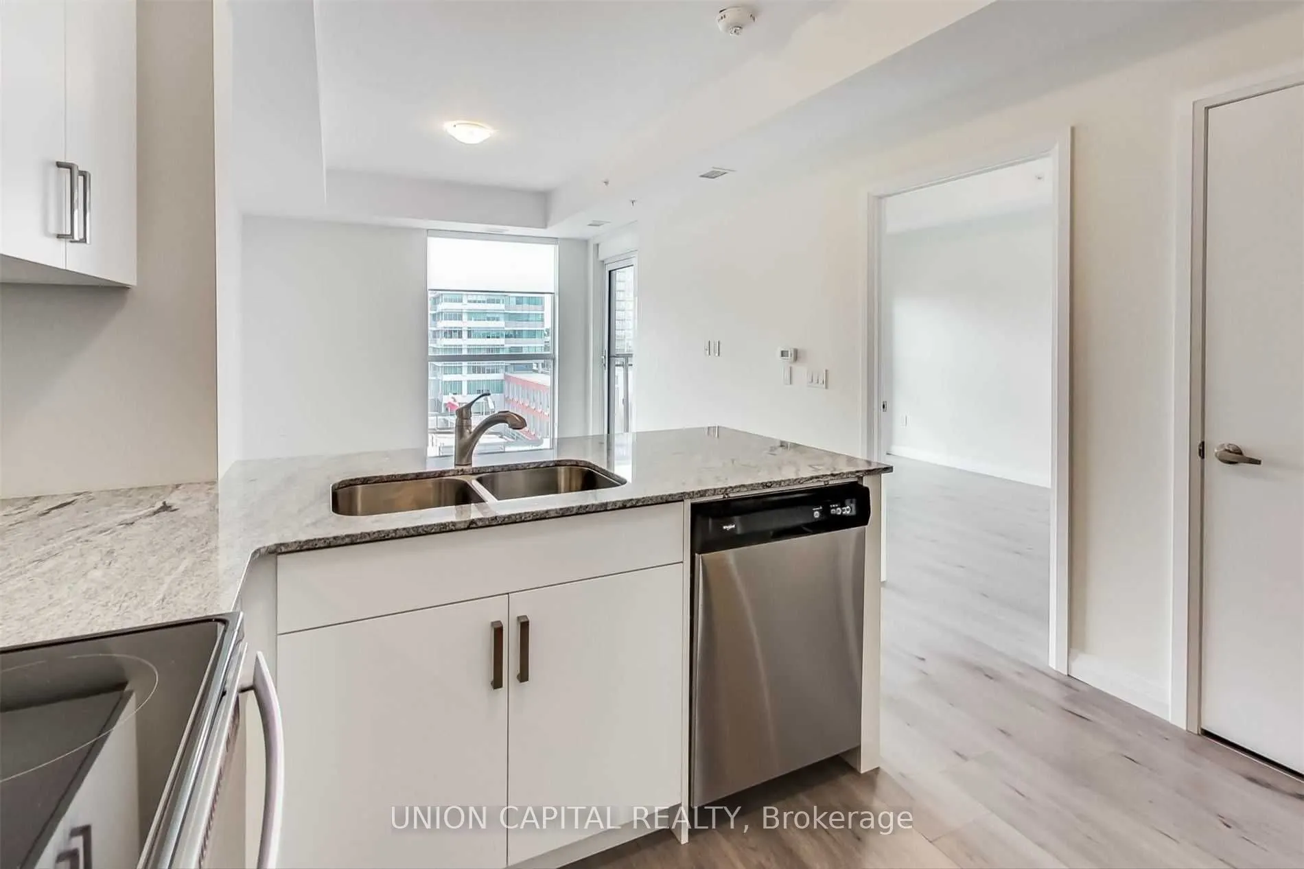 60 Charles Street W, #801