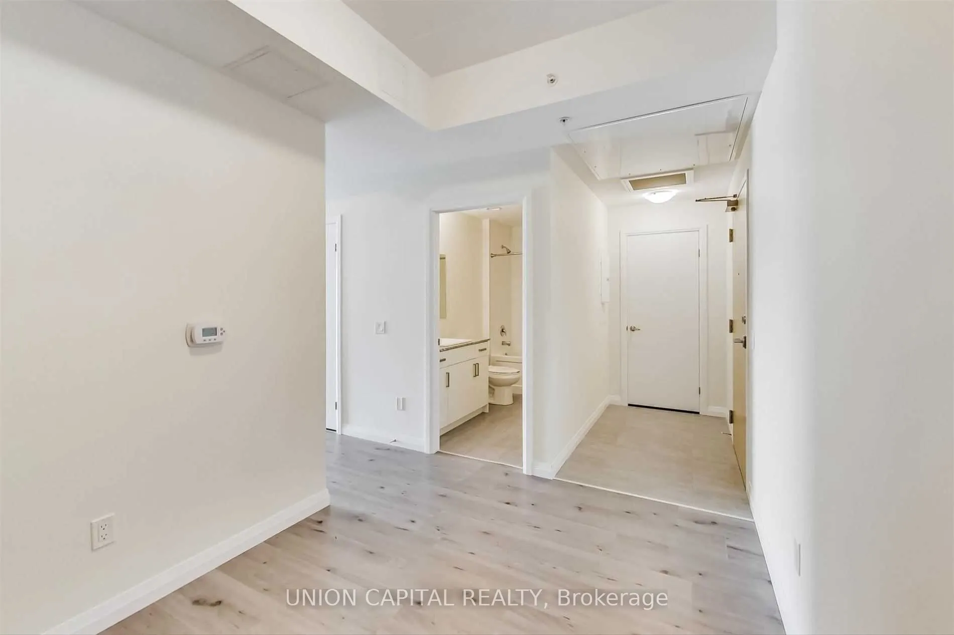 60 Charles Street W, #801