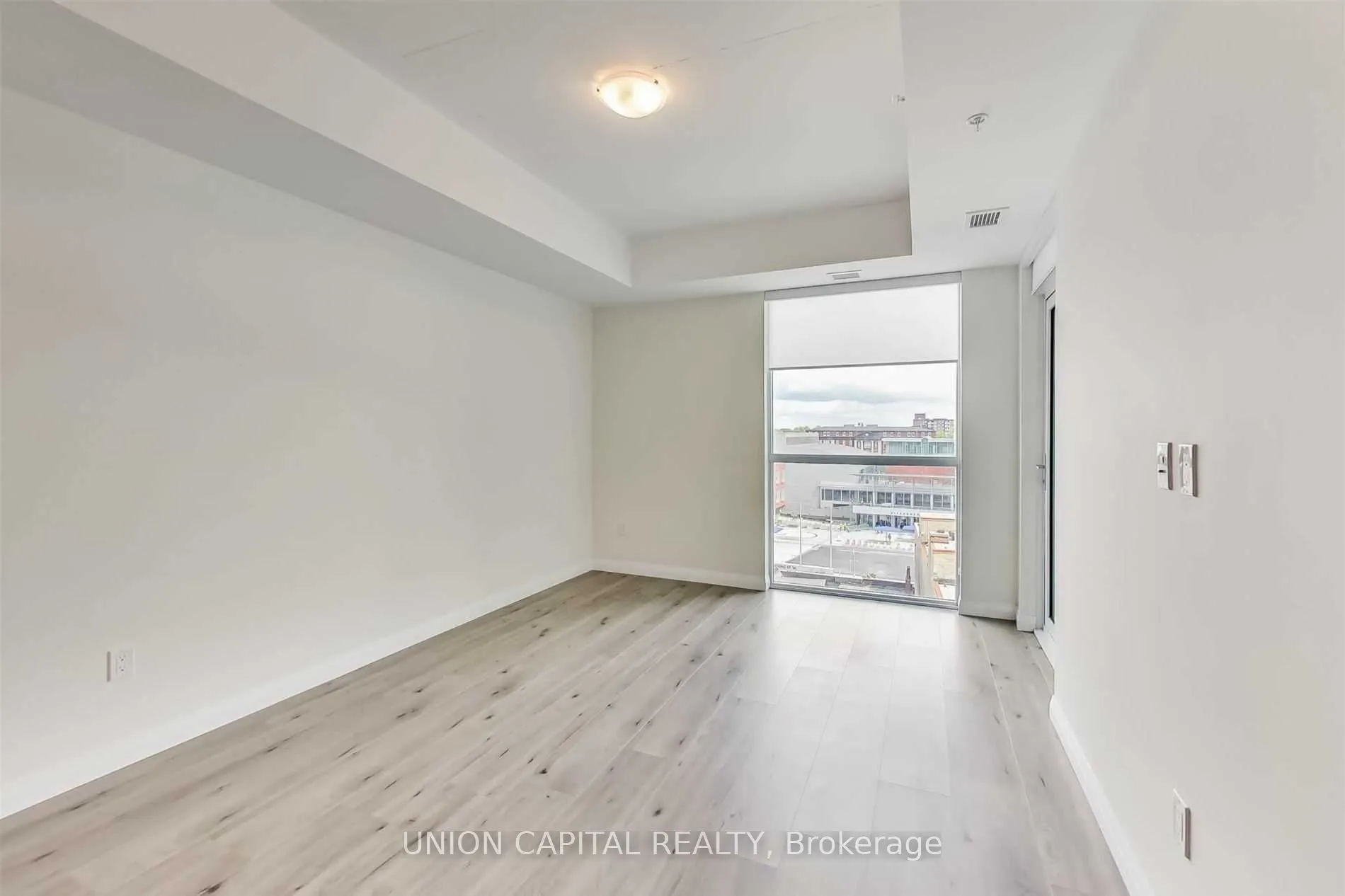 60 Charles Street W, #801