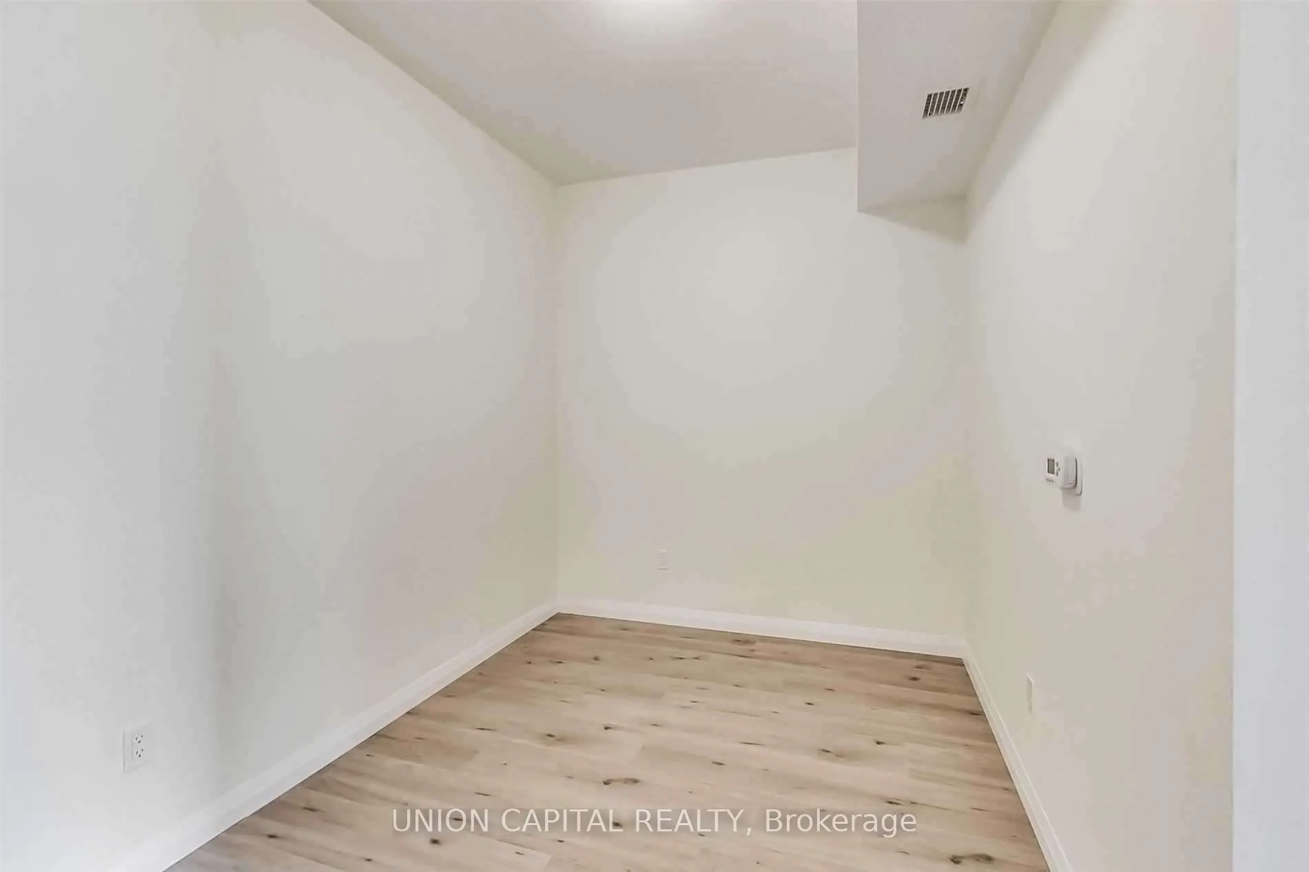 60 Charles Street W, #801