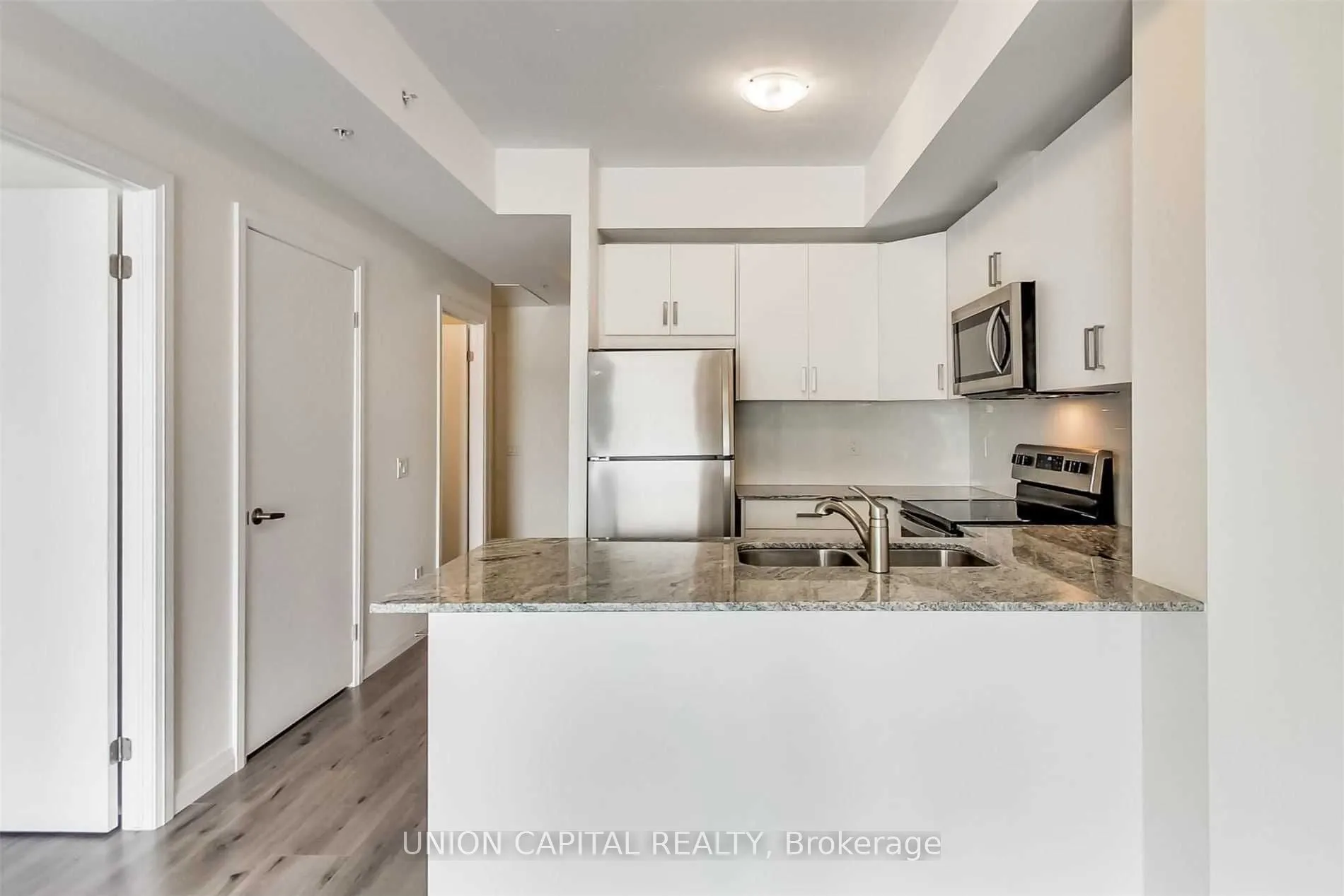 60 Charles Street W, #801