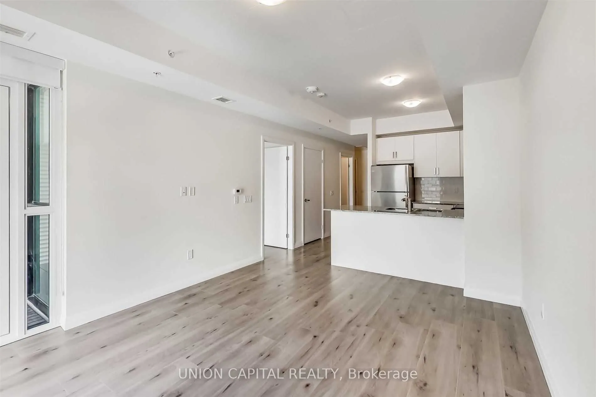 60 Charles Street W, #801
