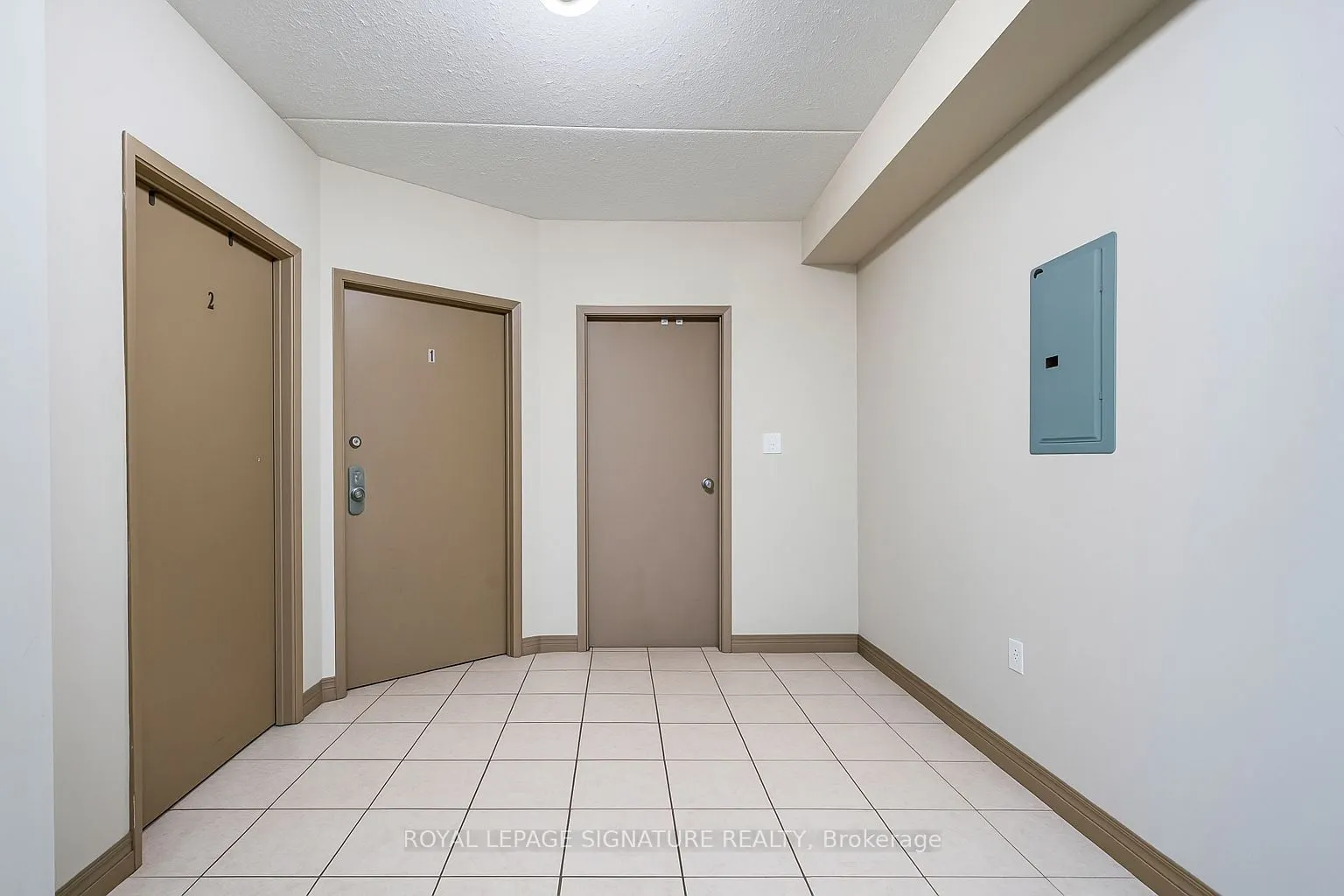 251 Lester Street, #206