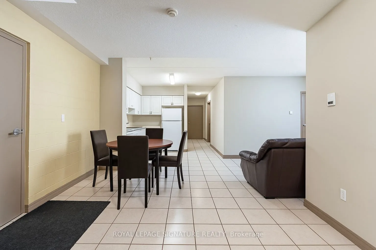 251 Lester Street, #206