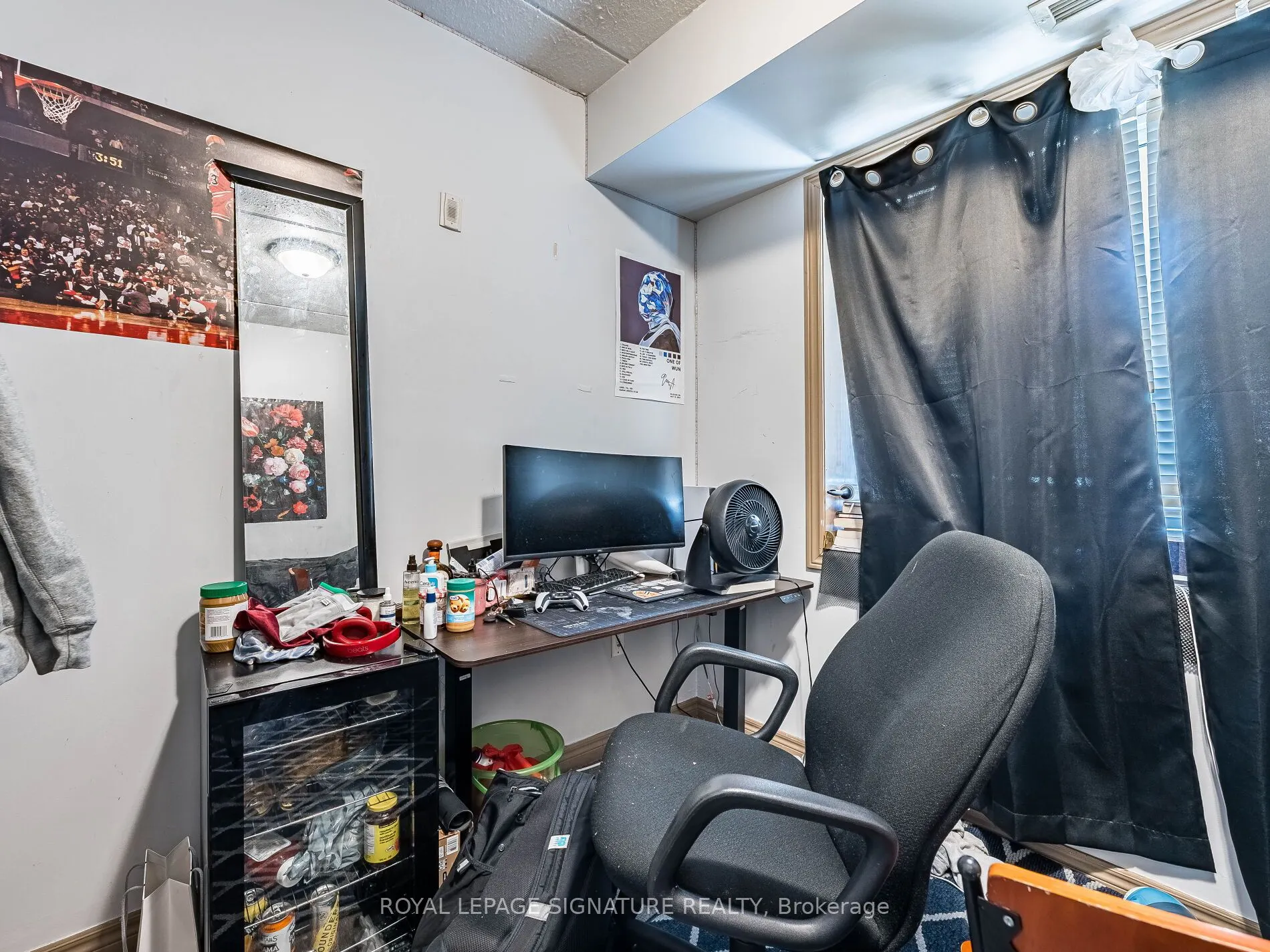 251 Lester Street, #206
