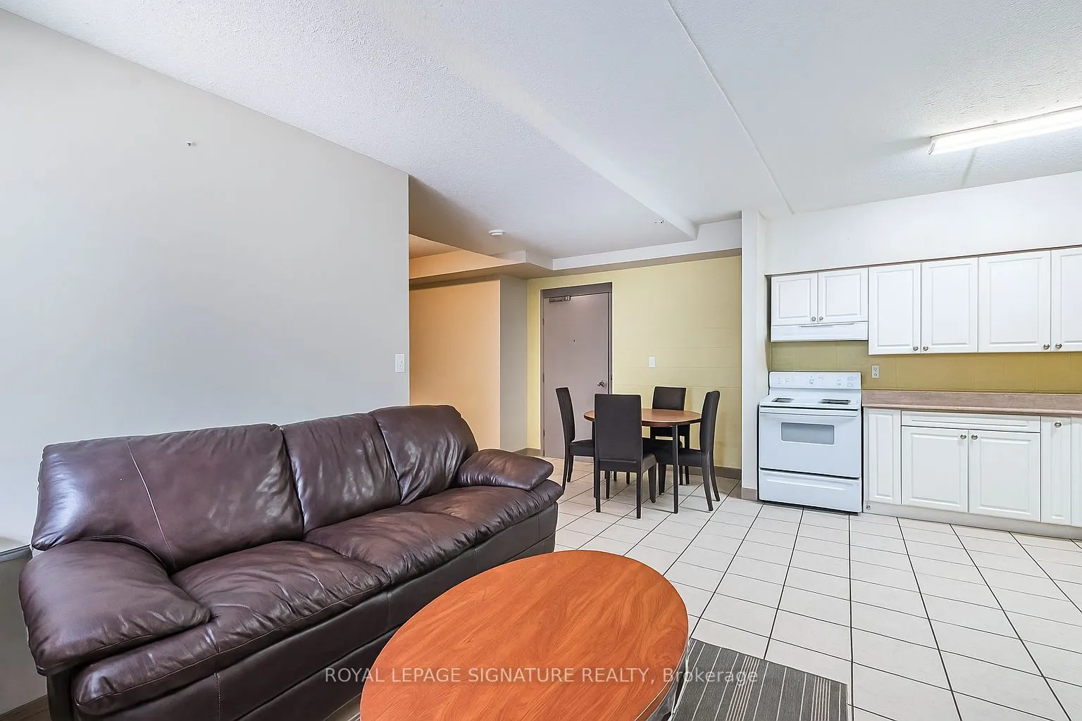 251 Lester Street, #206