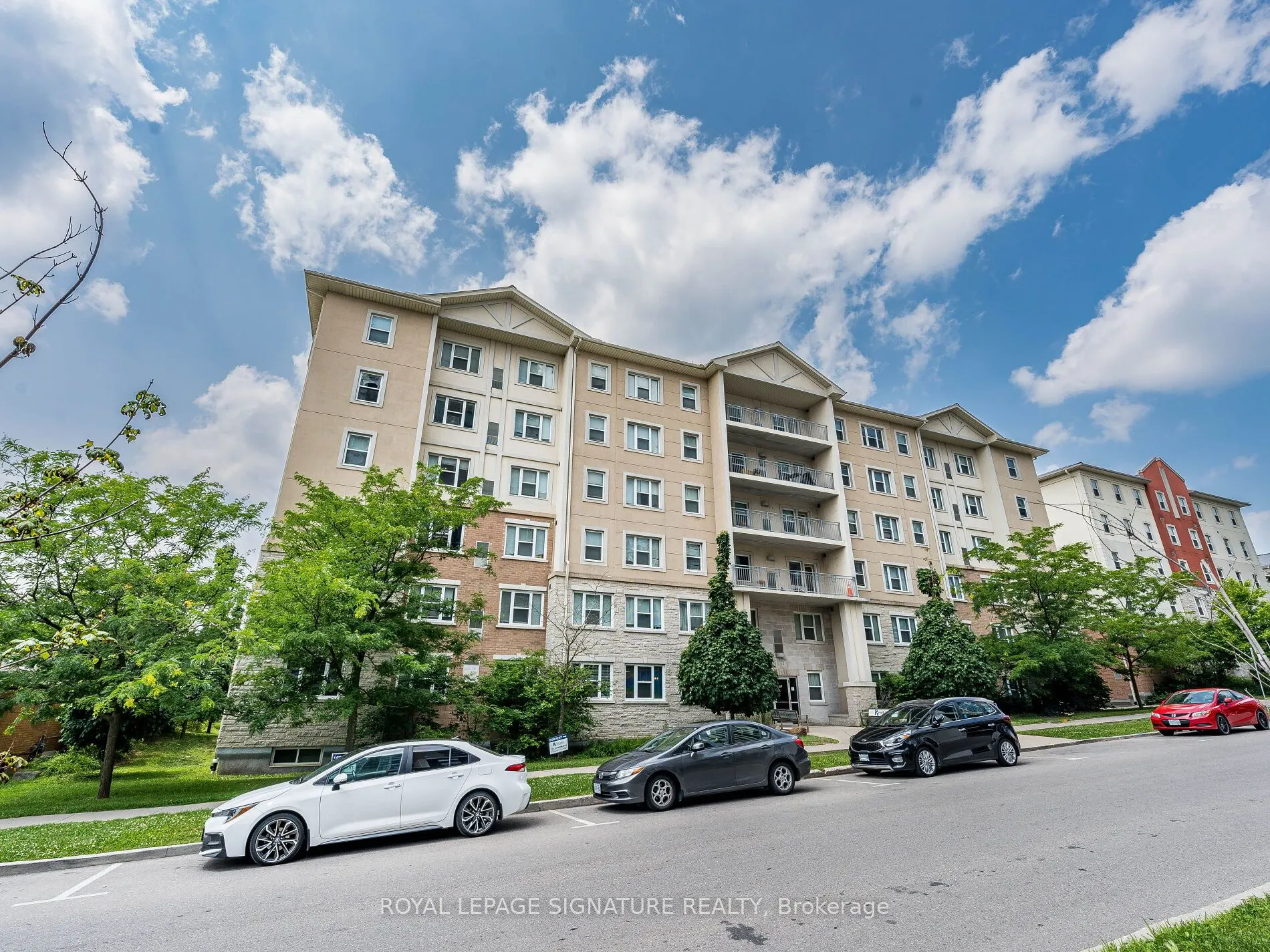 251 Lester Street, #206