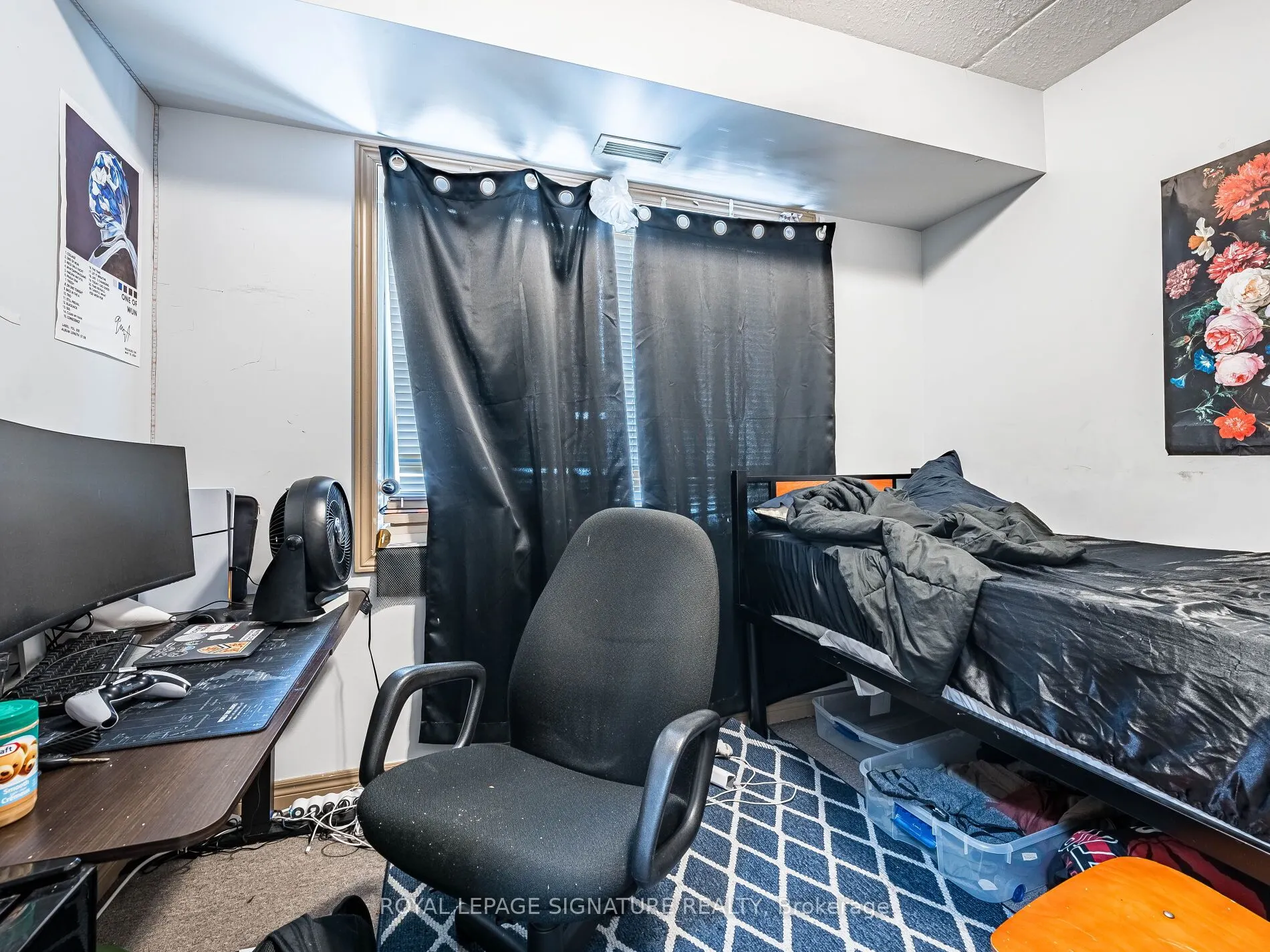 251 Lester Street, #206