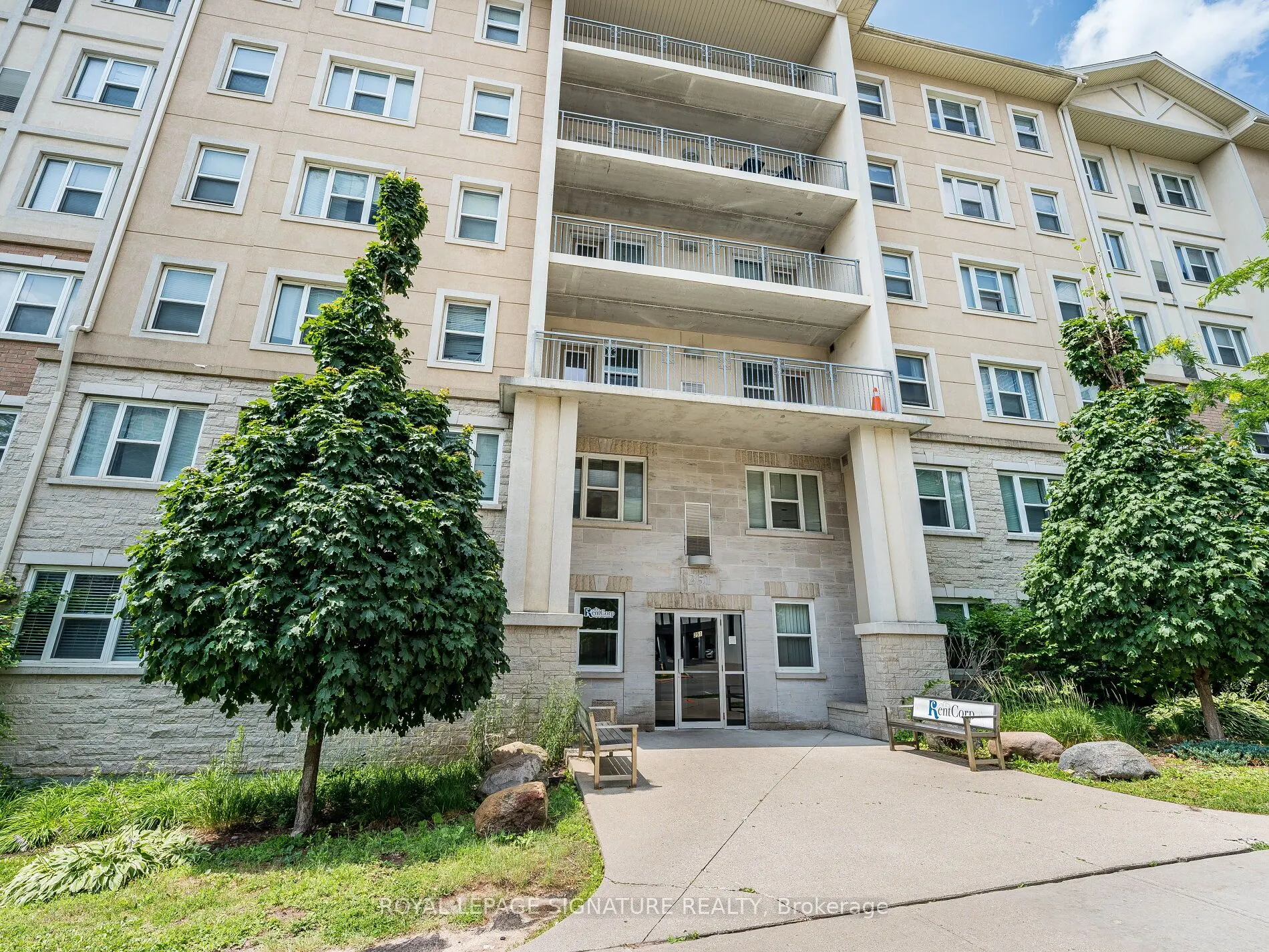 251 Lester Street, #206