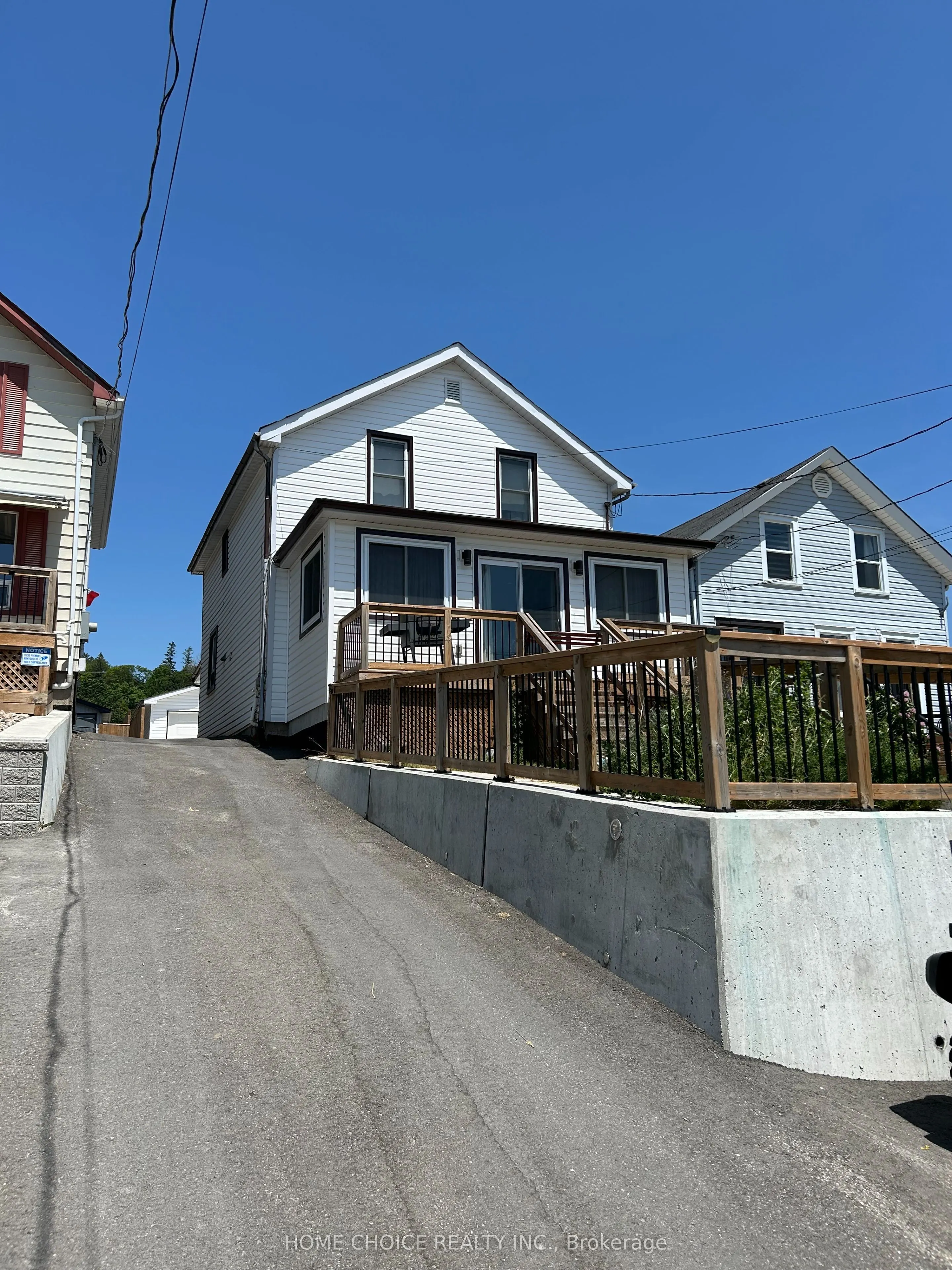 30 Alexander Street W