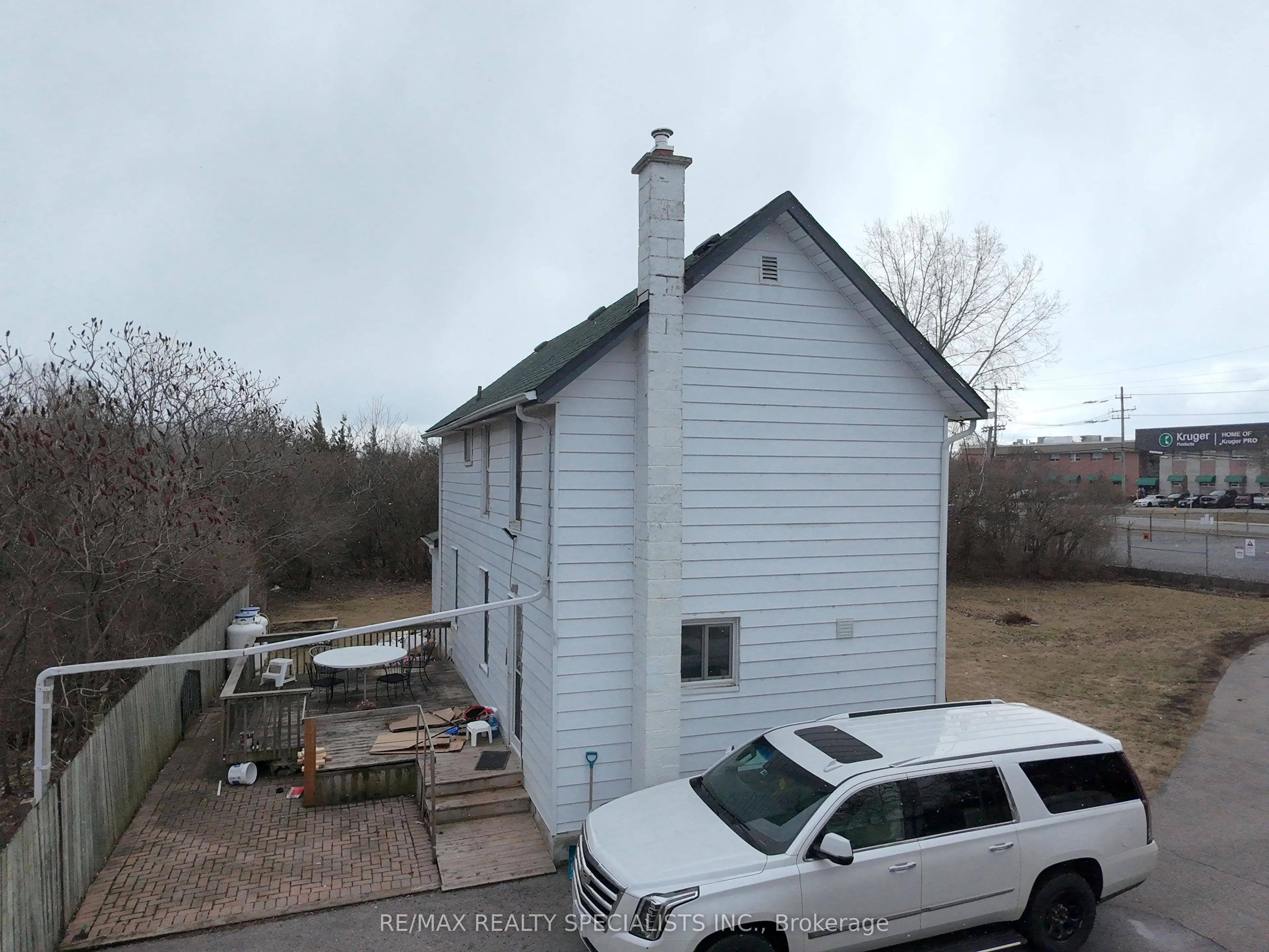 115 Dufferin Avenue