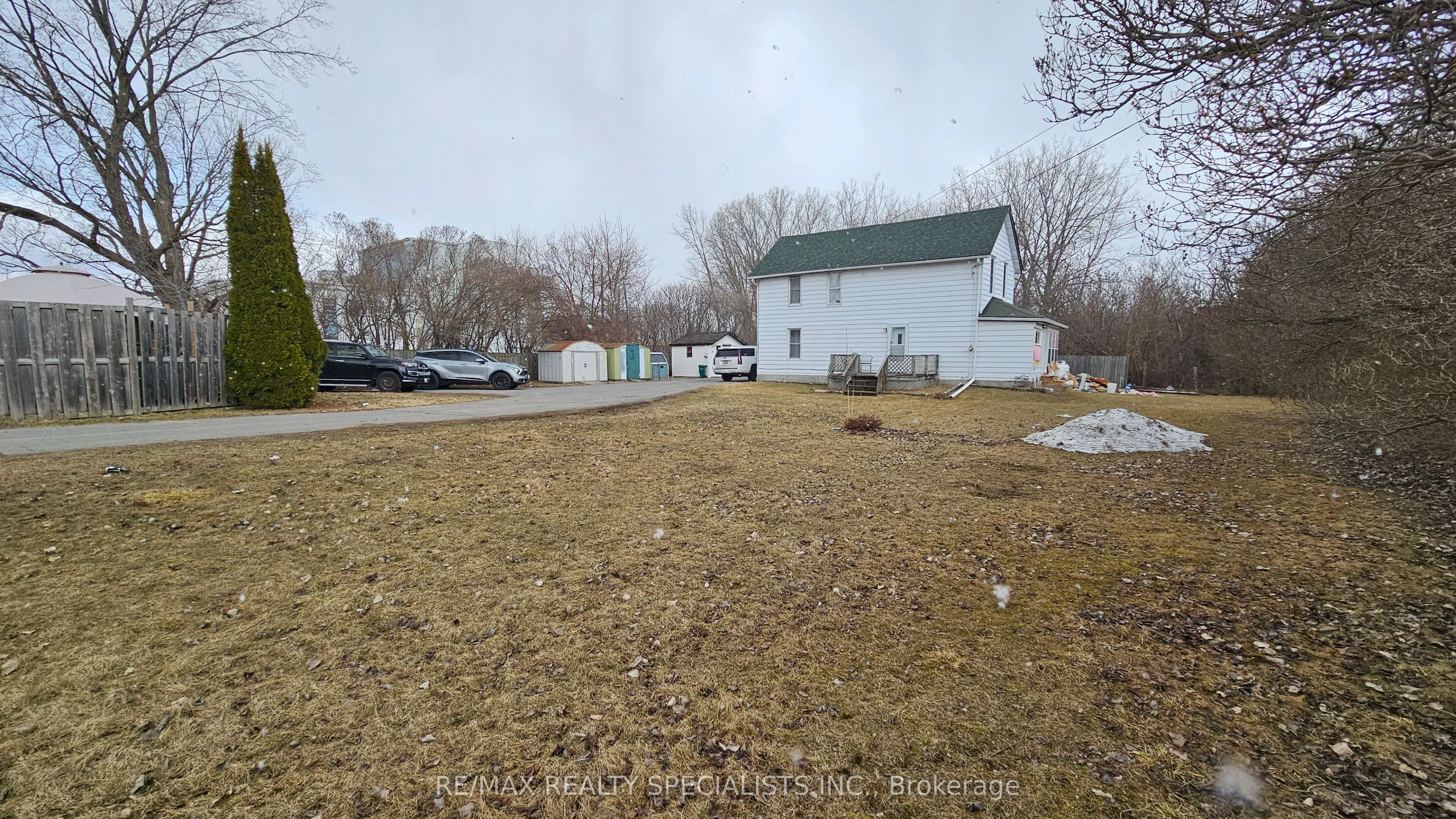 115 Dufferin Avenue