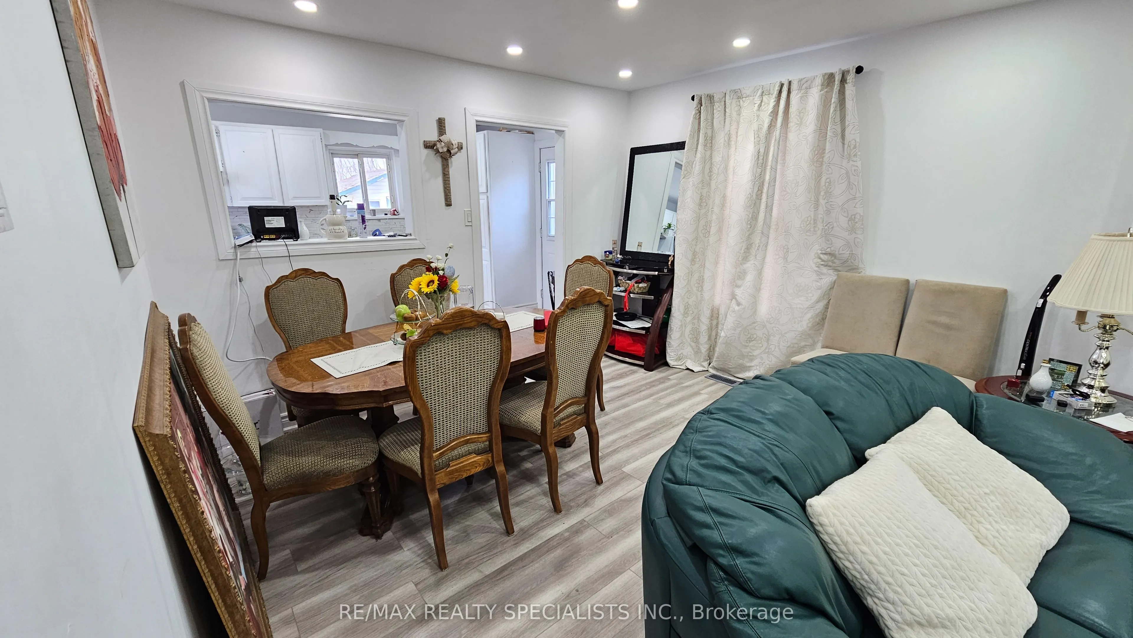 115 Dufferin Avenue