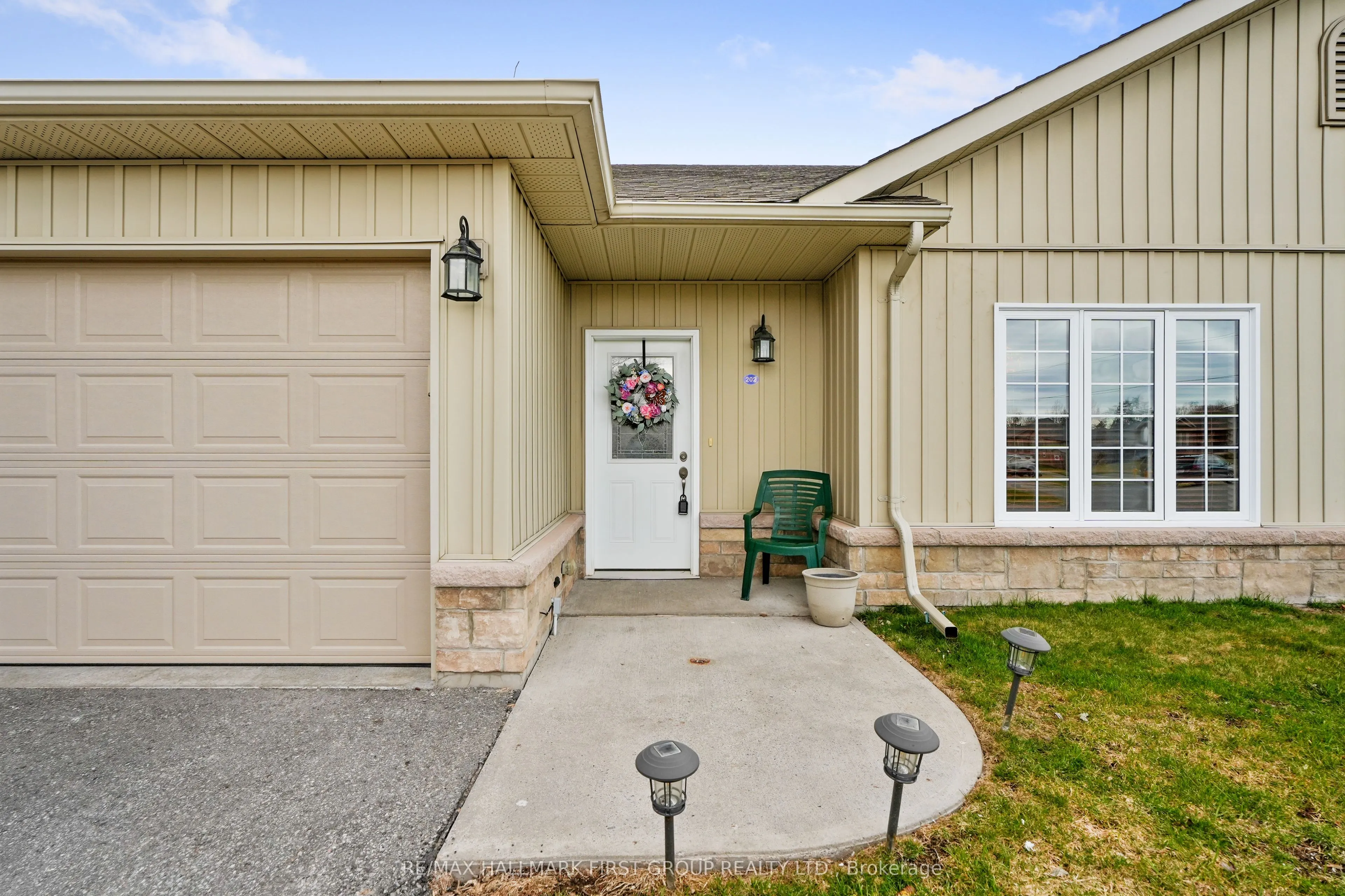 17 George Court, #202