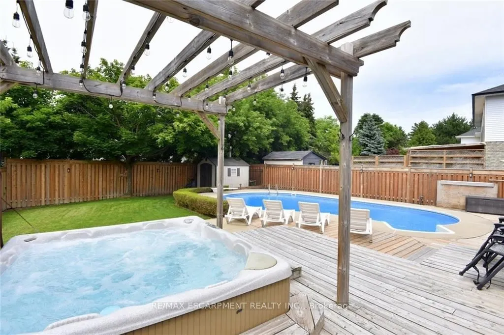 3 Suter Crescent